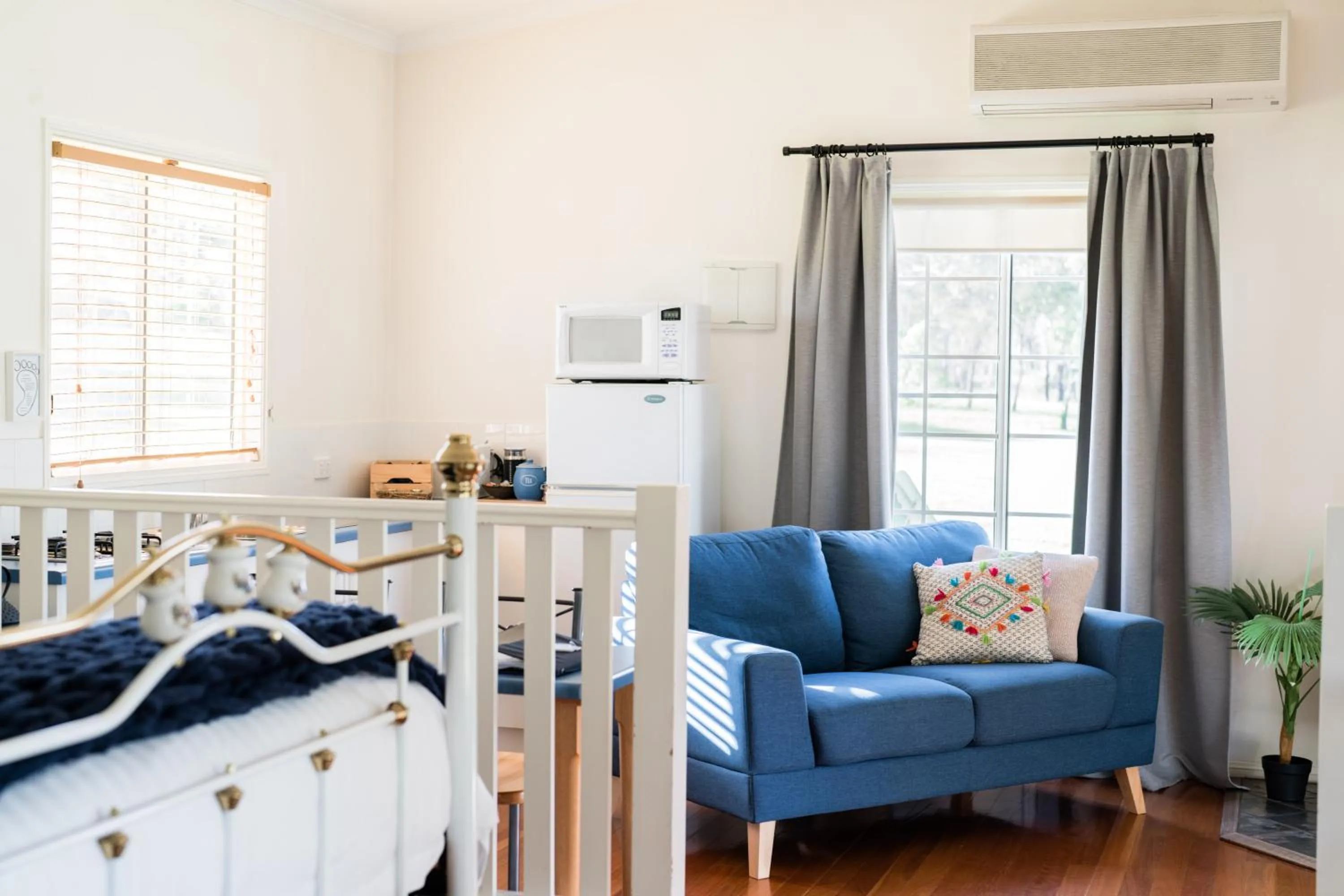 Bed in Granite Gardens Cottages & Lake Retreat