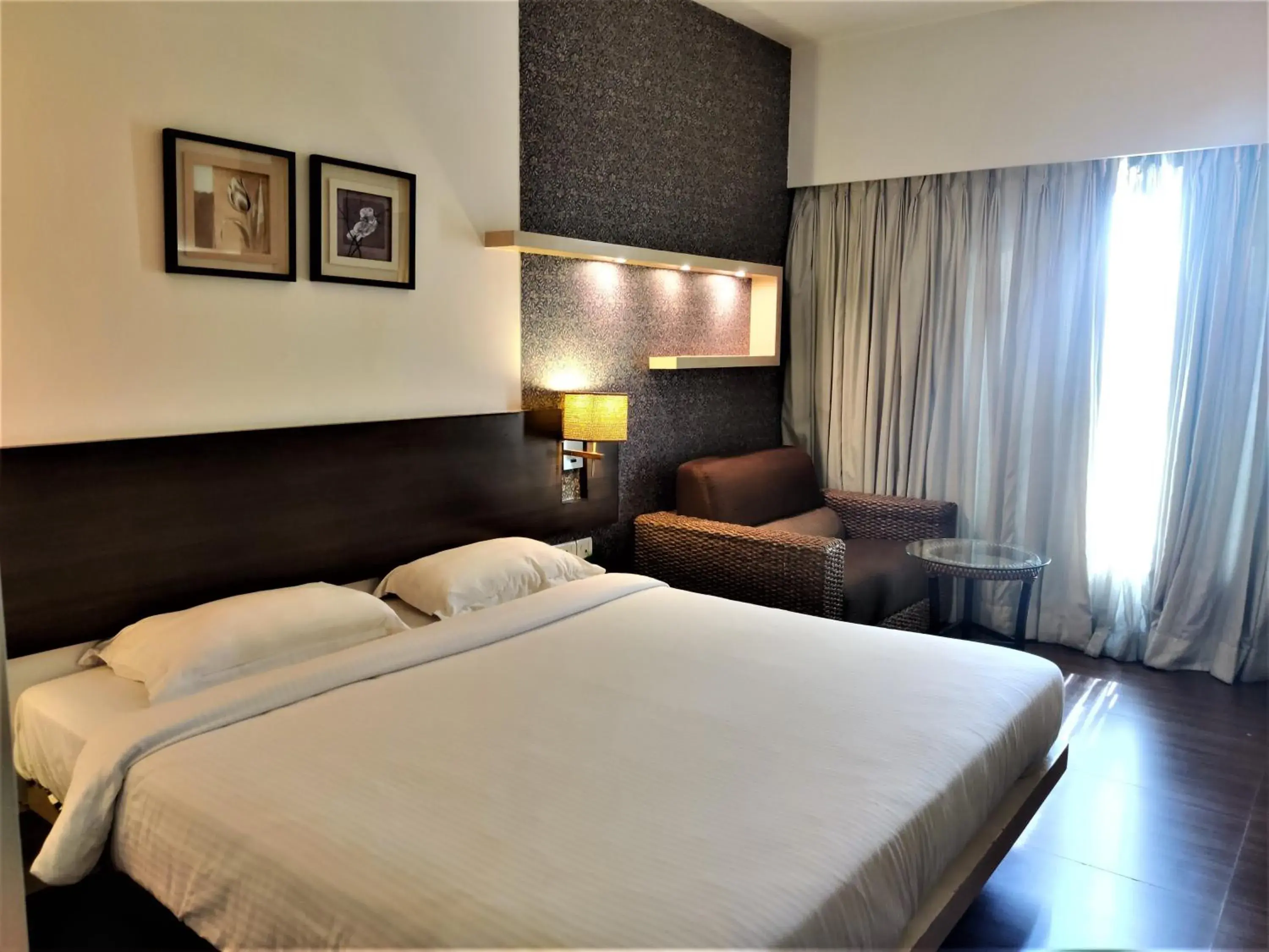 Standard Double Room in Hotel Satkar Residency Standard Double Room in Hotel Satkar Residency