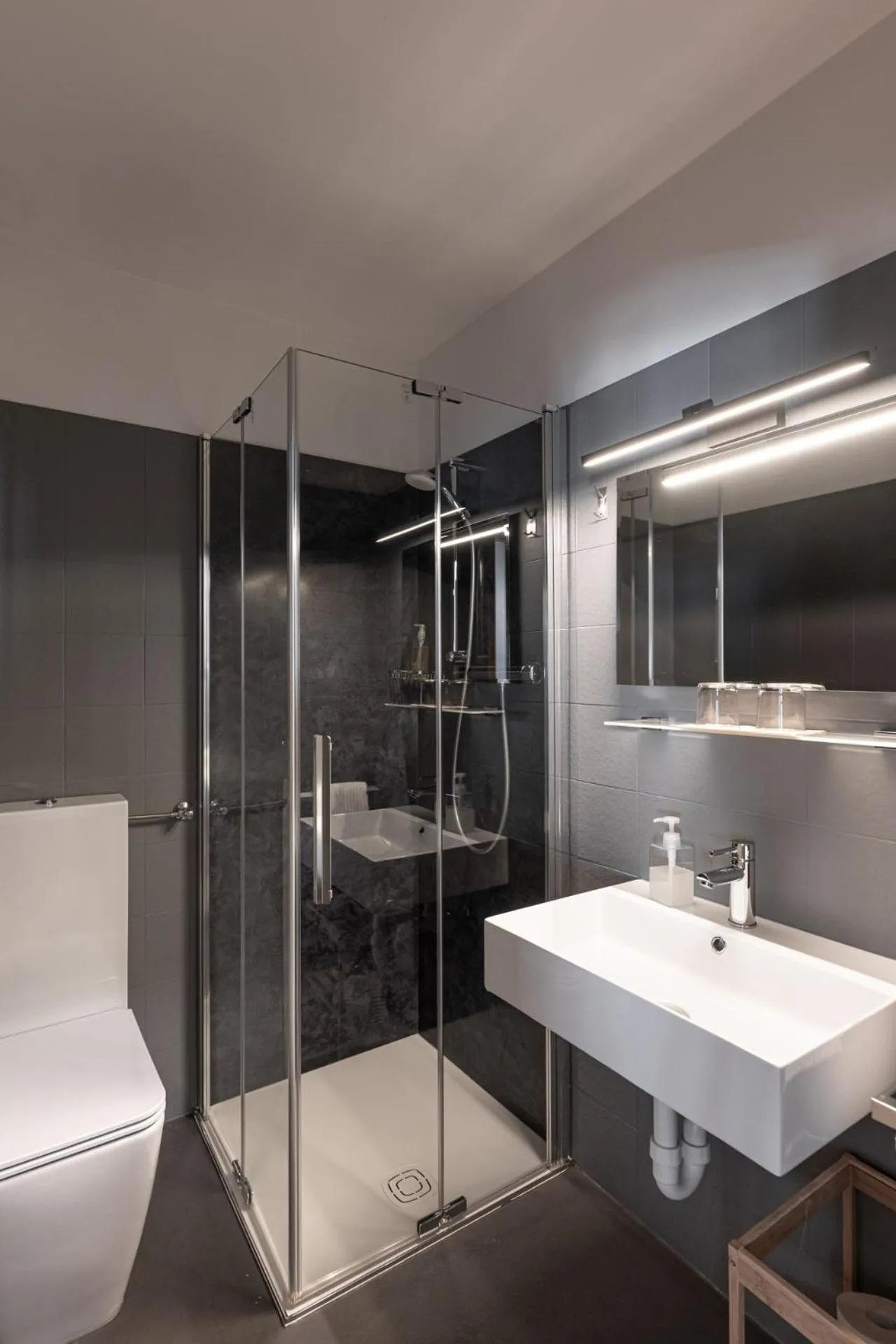 Shower in Gasthof Salurn