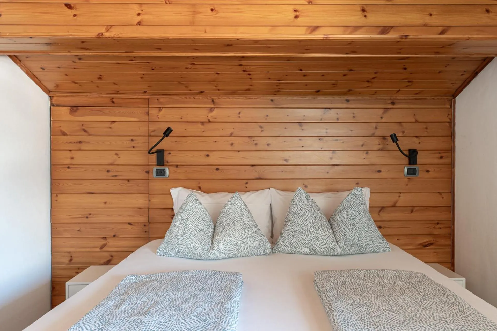 Bedroom, Bed in Gasthof Salurn