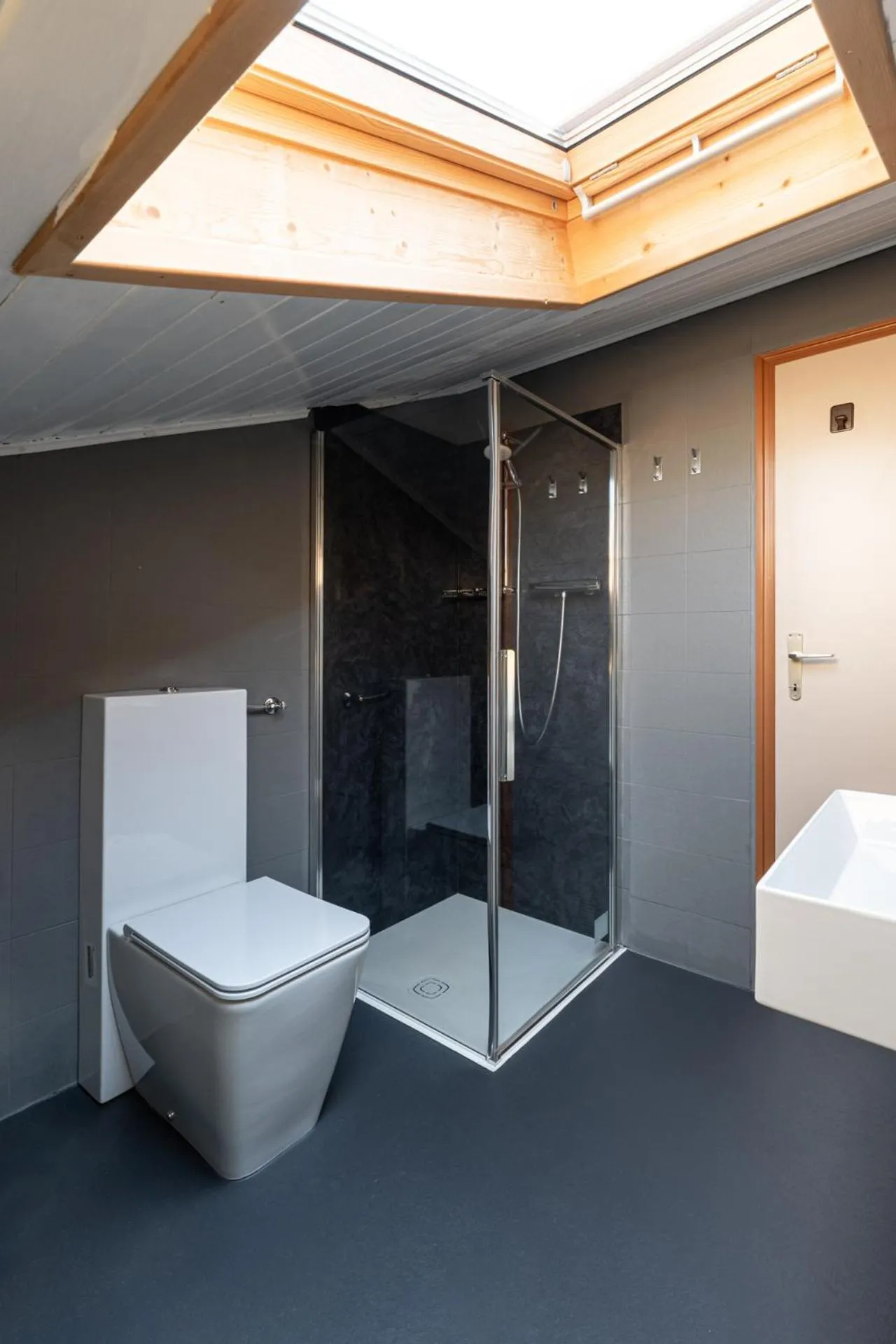 Shower in Gasthof Salurn