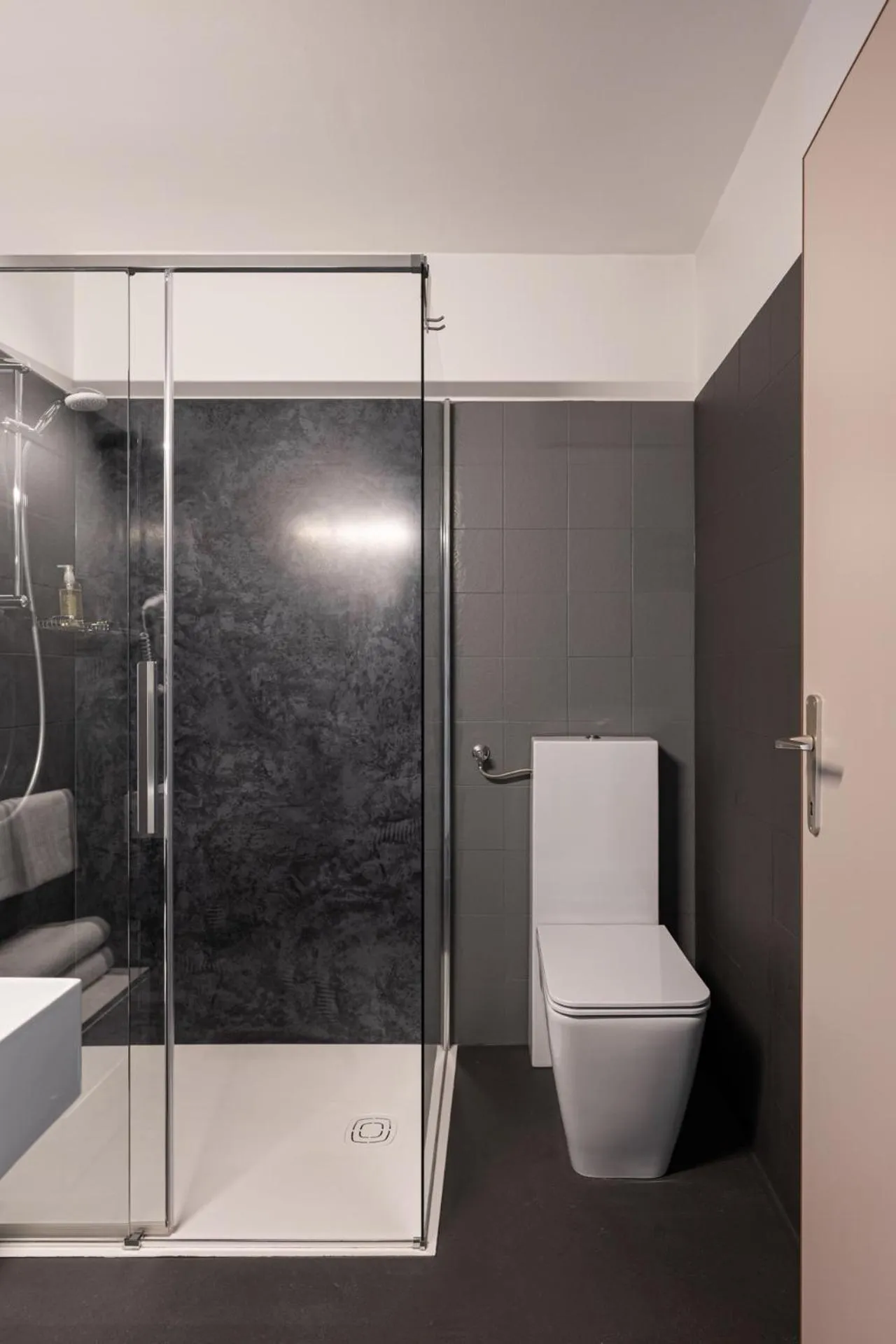 Shower in Gasthof Salurn