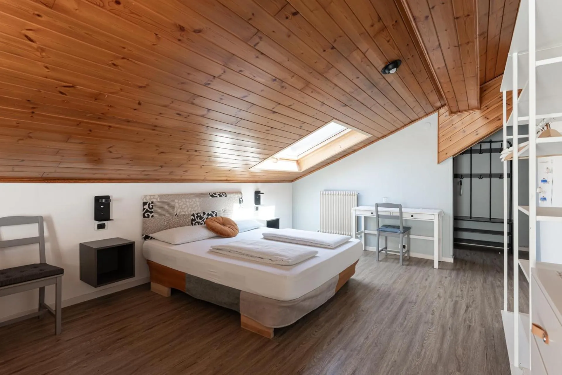 Bedroom, Bed in Gasthof Salurn