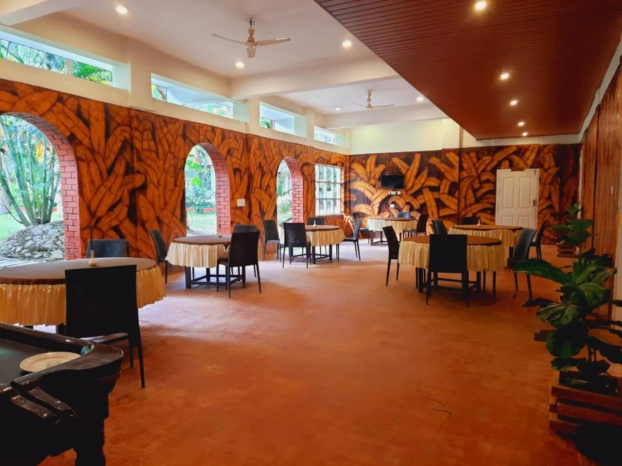 Restaurant/places to eat in Orchid Trails Resort