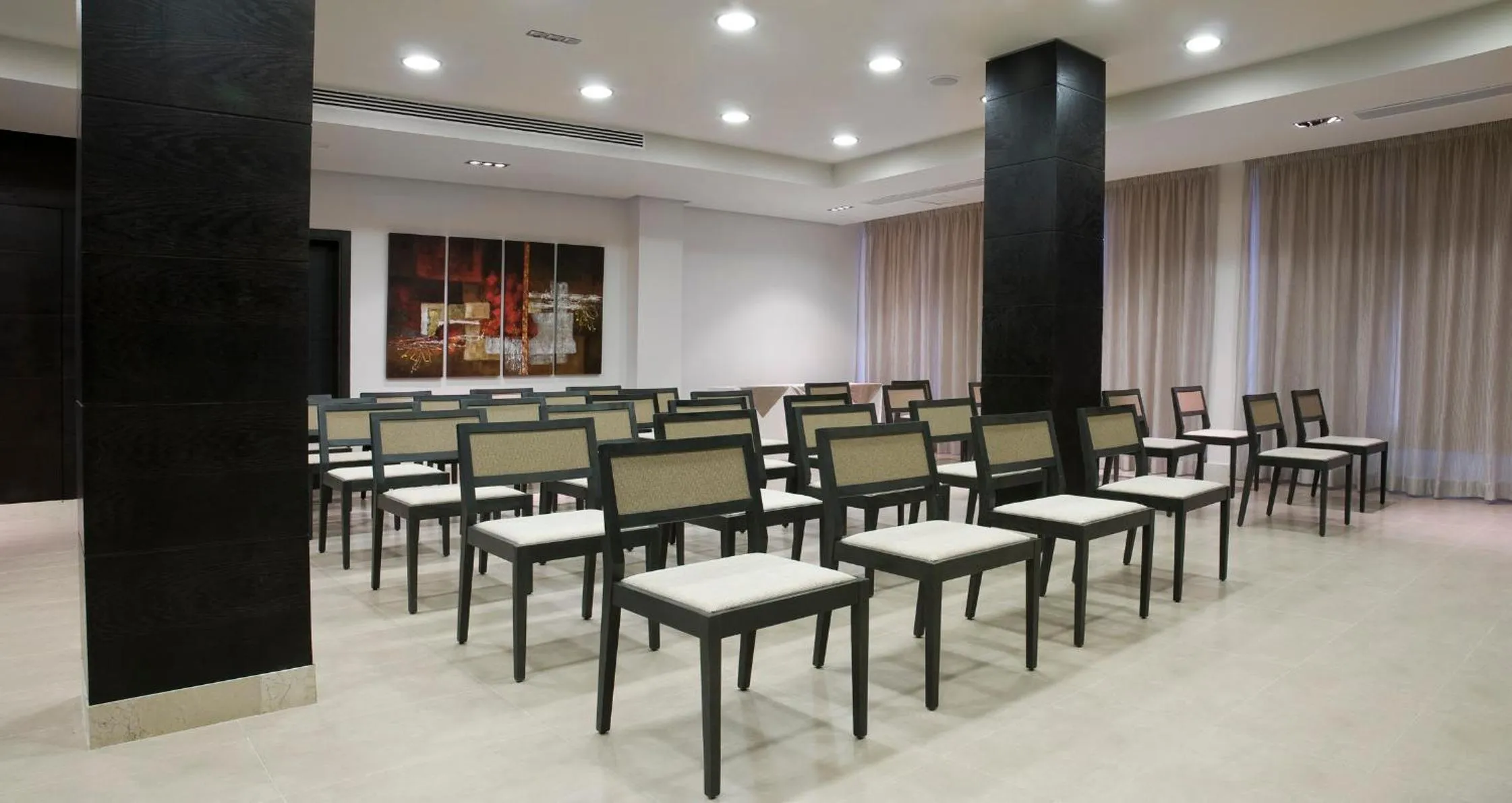 Area and facilities in Kn Hotel Arenas del Mar Adults Only