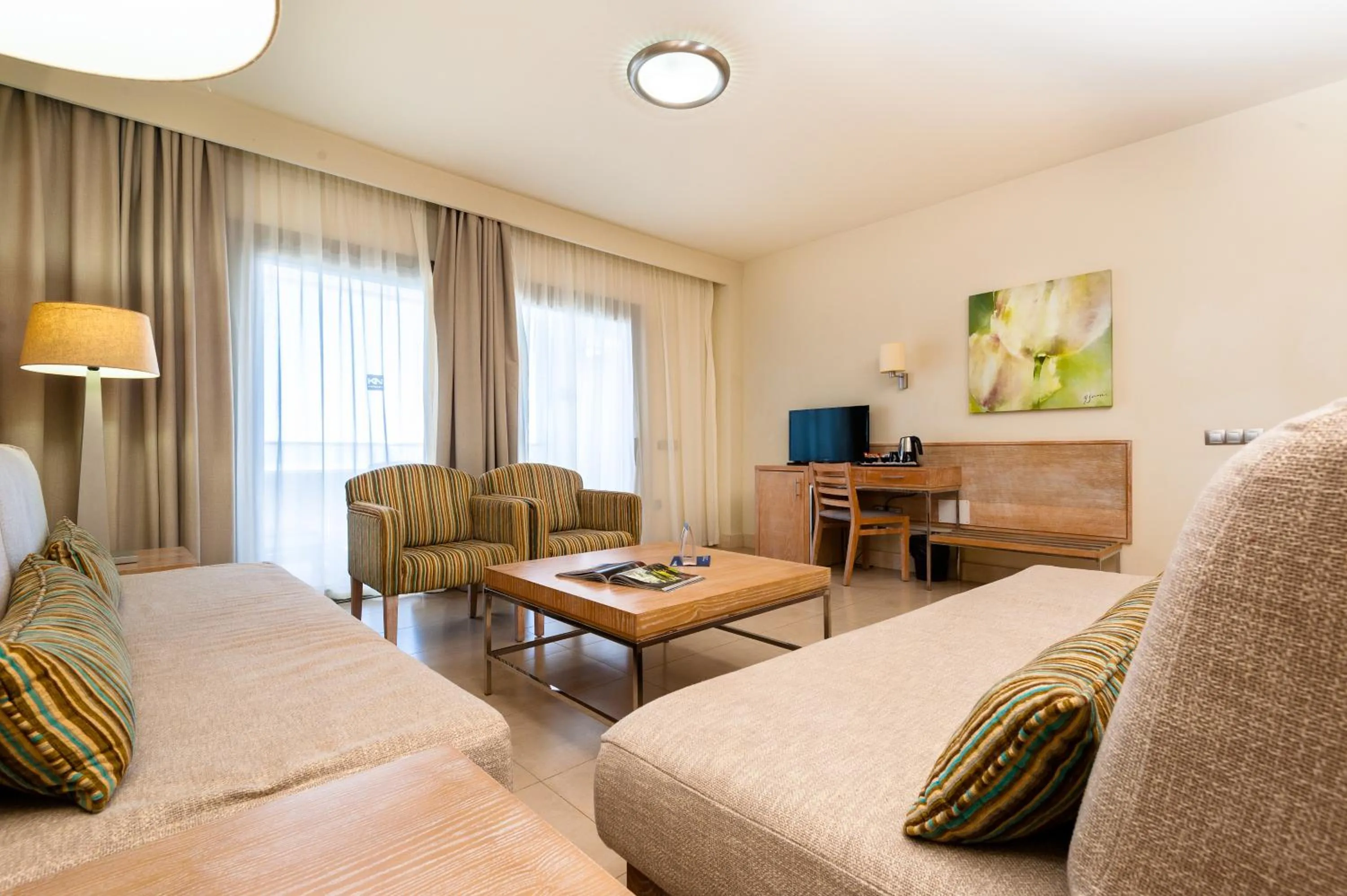 Living room, Bed in Kn Hotel Arenas del Mar Adults Only