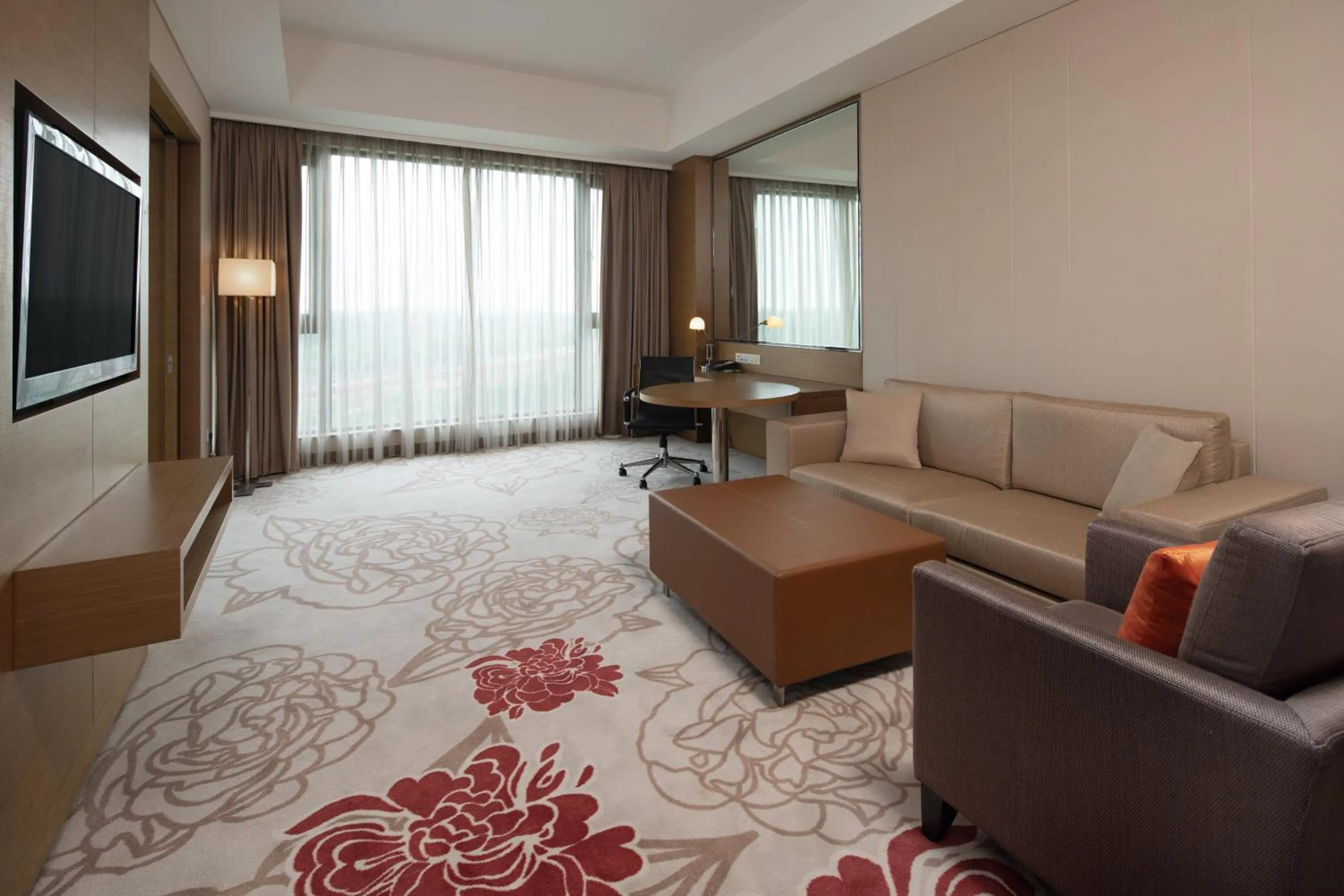 Photo of the whole room, Bed in Holiday Inn Nanyang by IHG