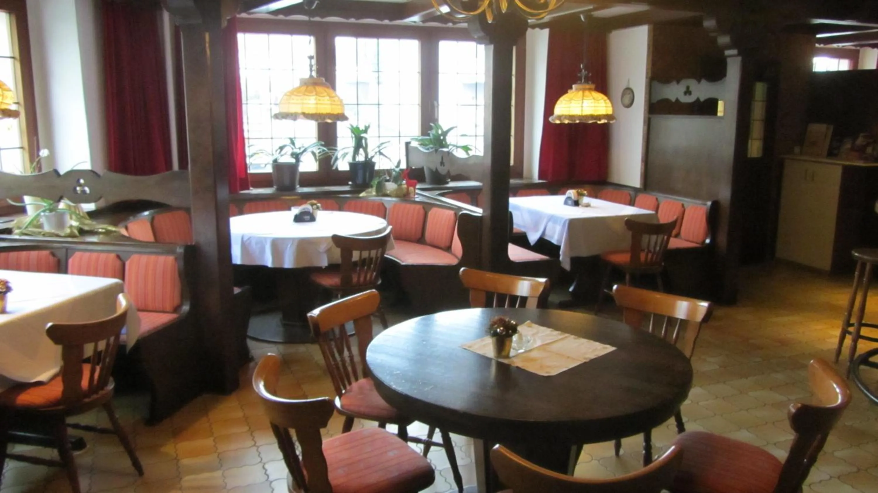 Restaurant/places to eat in Hotel Rose