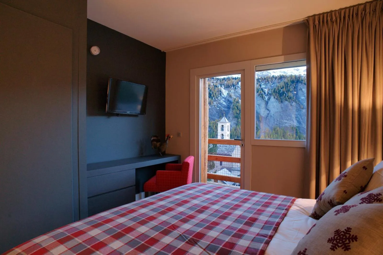 Bedroom in Hôtel & Spa L'Alta Peyra