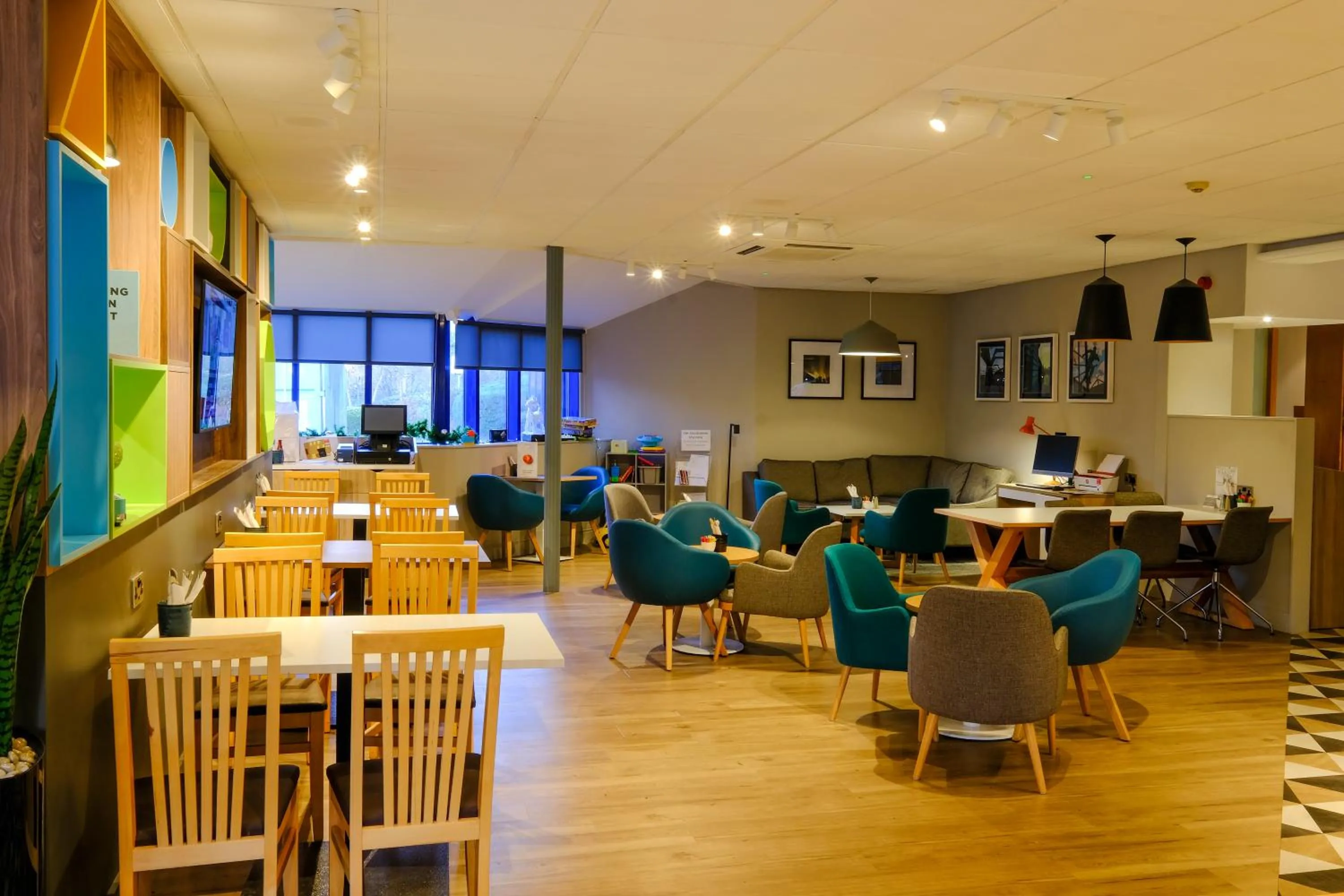 Restaurant/places to eat in Holiday Inn Warrington by IHG