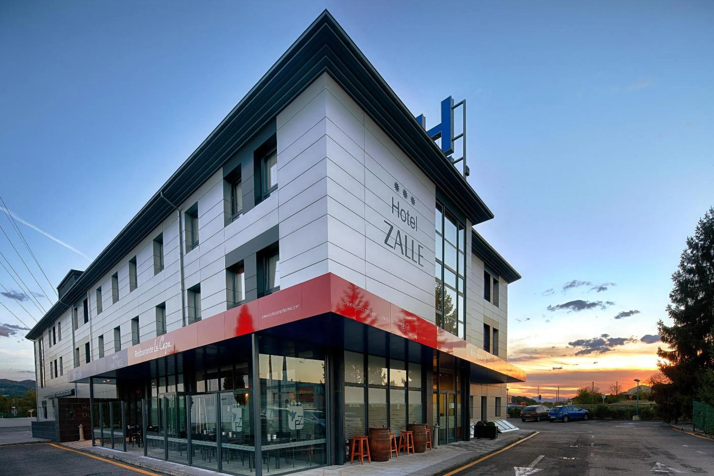 Facade/entrance in Hotel Zalle Don Fernando