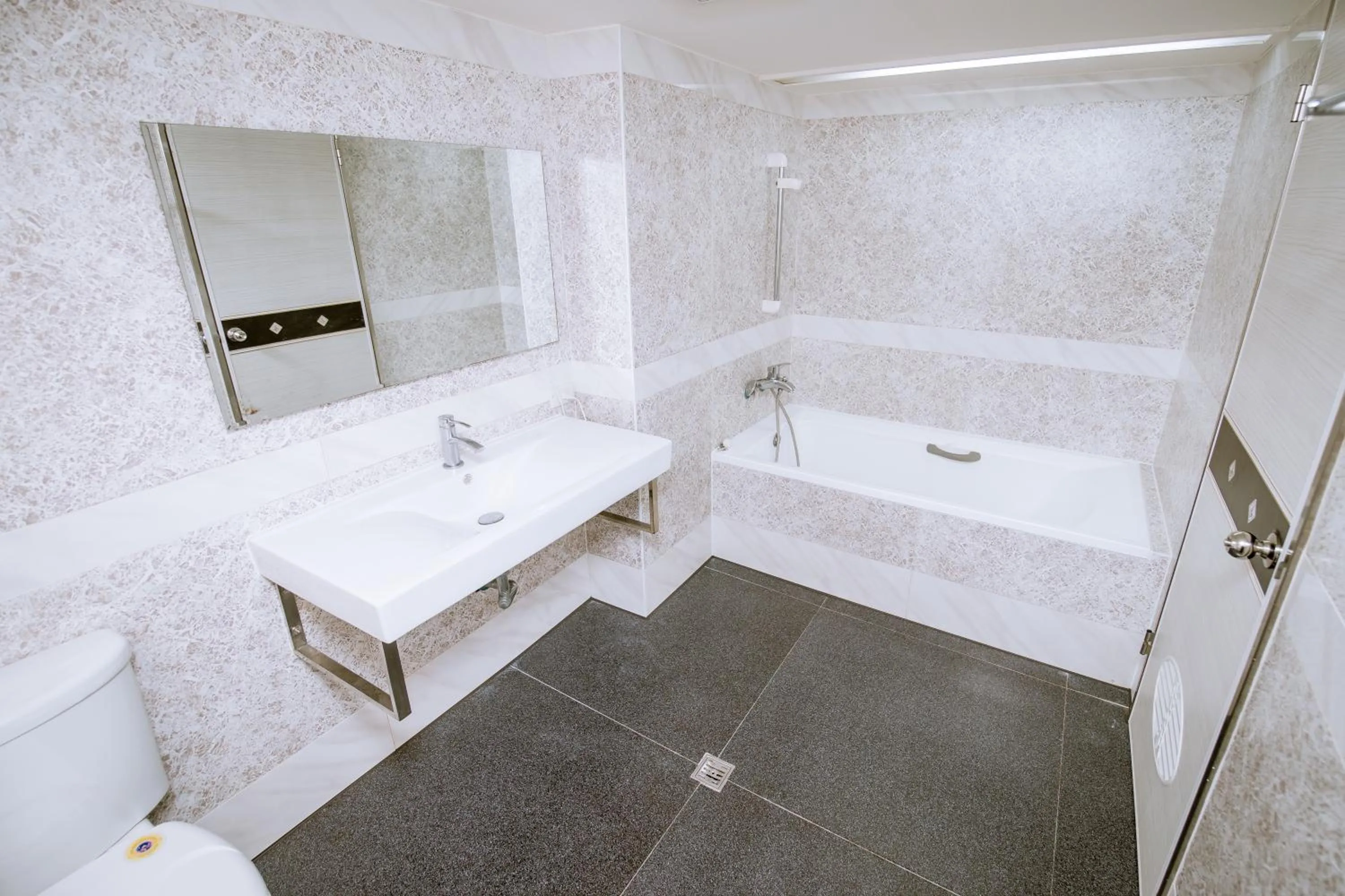 Shower in Guide Hotel Taoyuan Fuxing