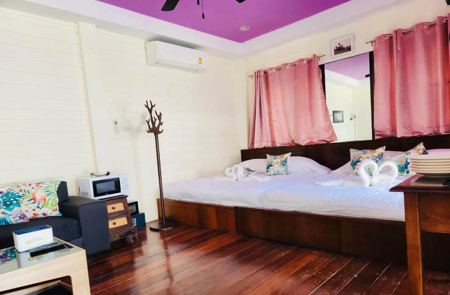 Bed in Karoon Sea View Lodge