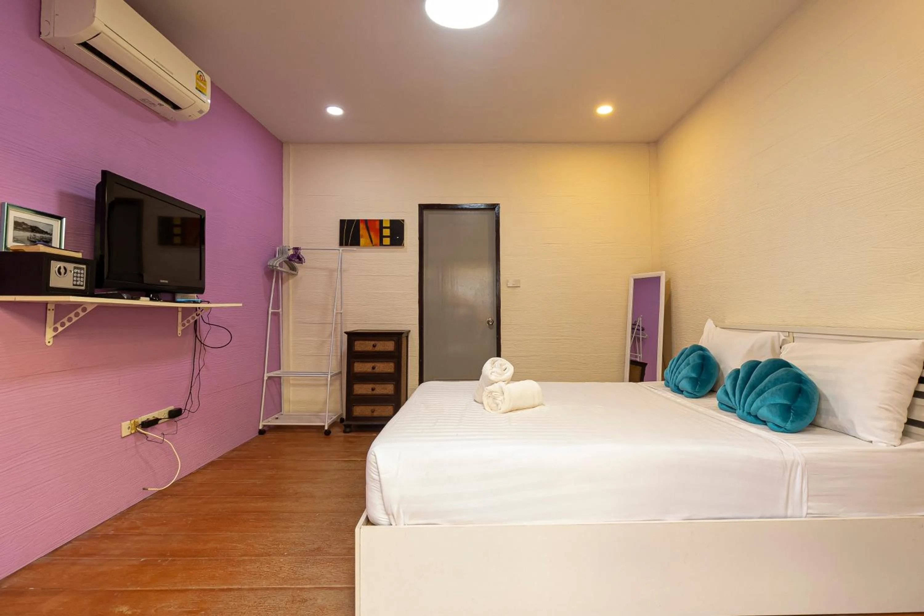 Bed in Karoon Sea View Lodge