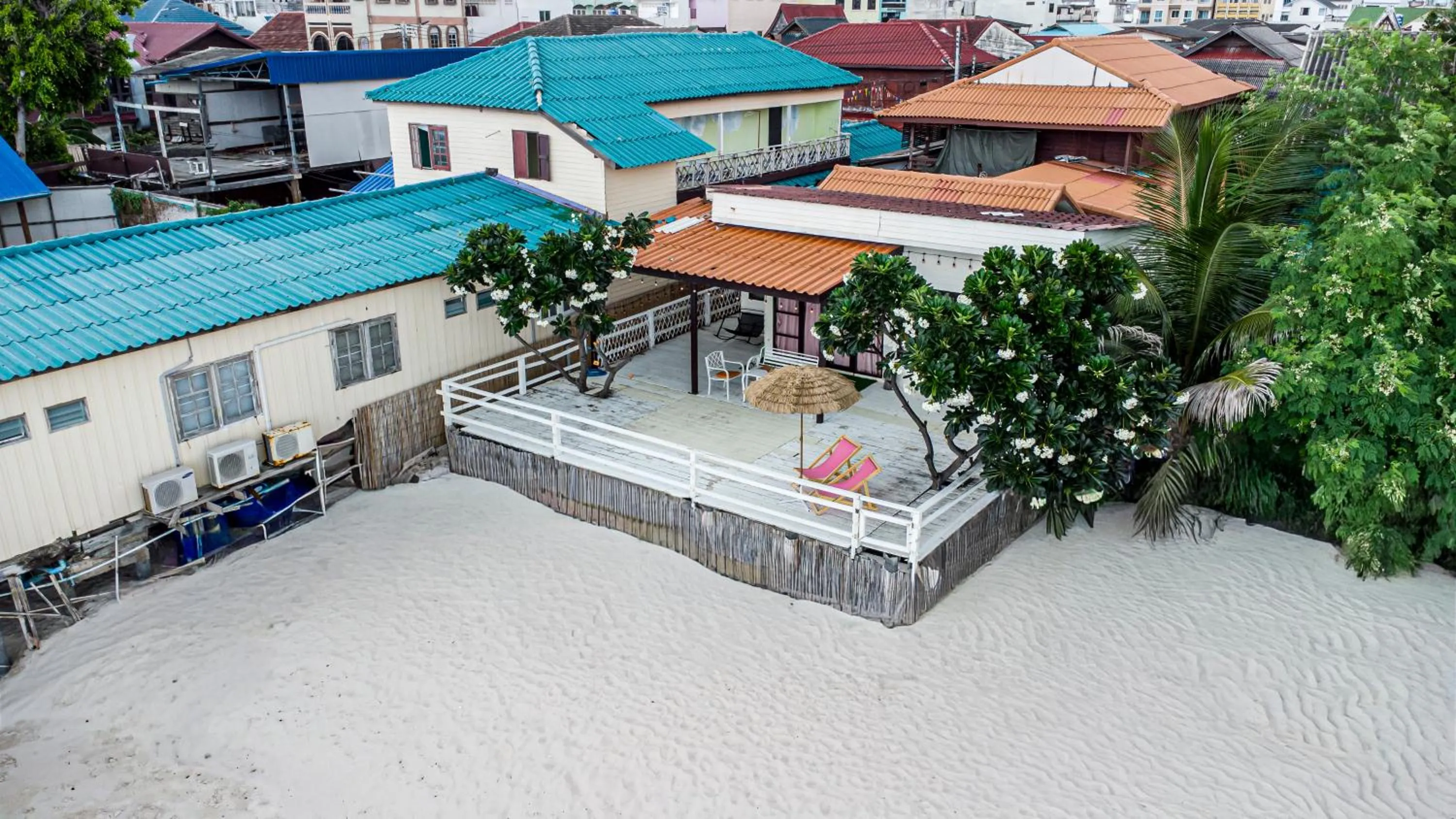 Karoon Sea View Lodge