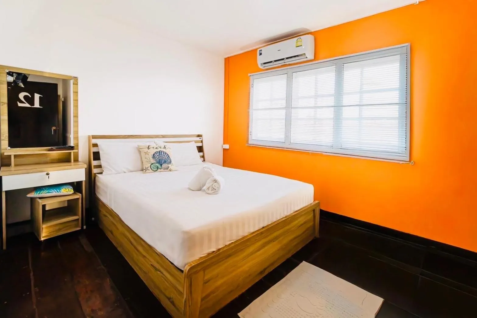 Bed in Karoon Sea View Lodge