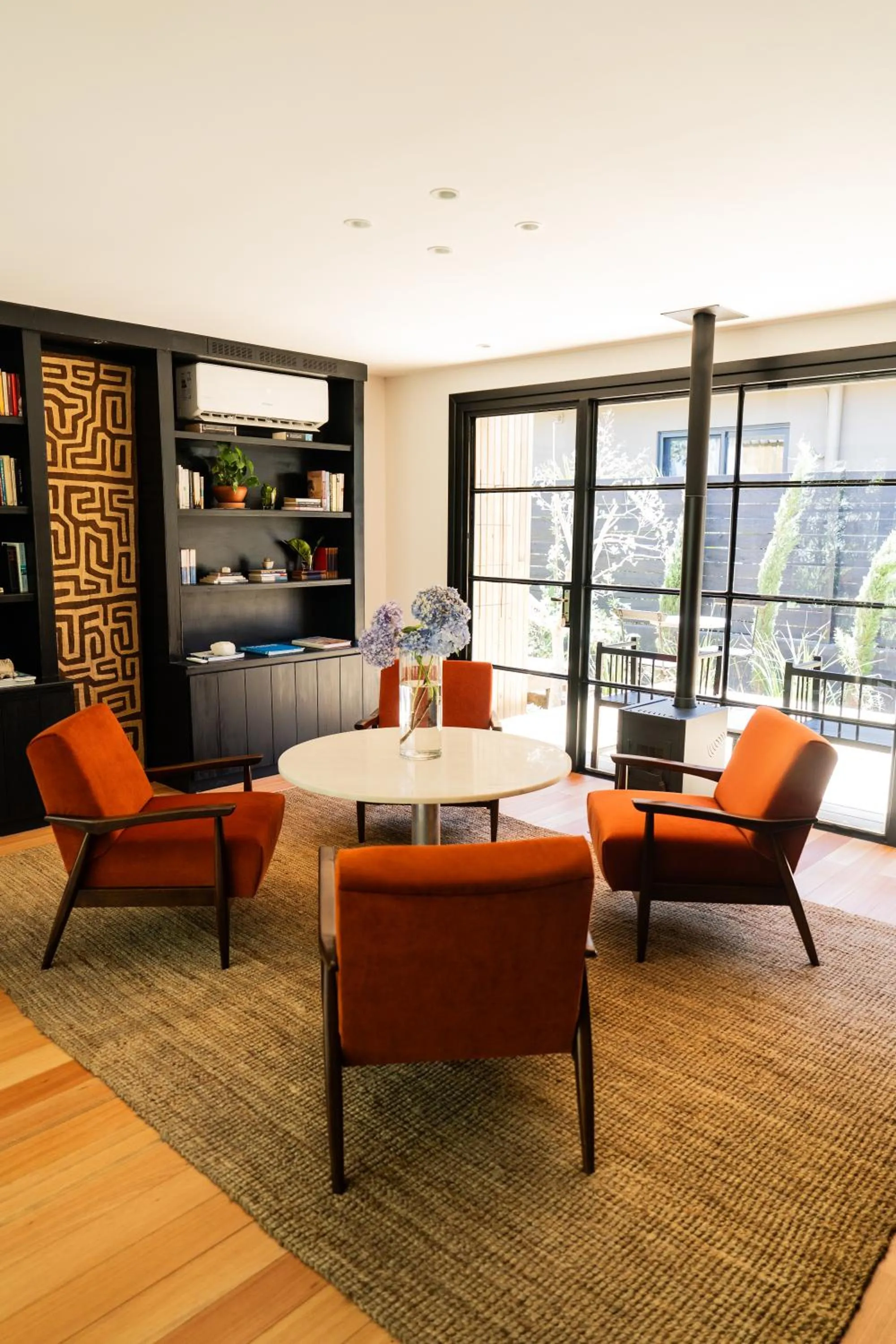 Library in Casa Flor