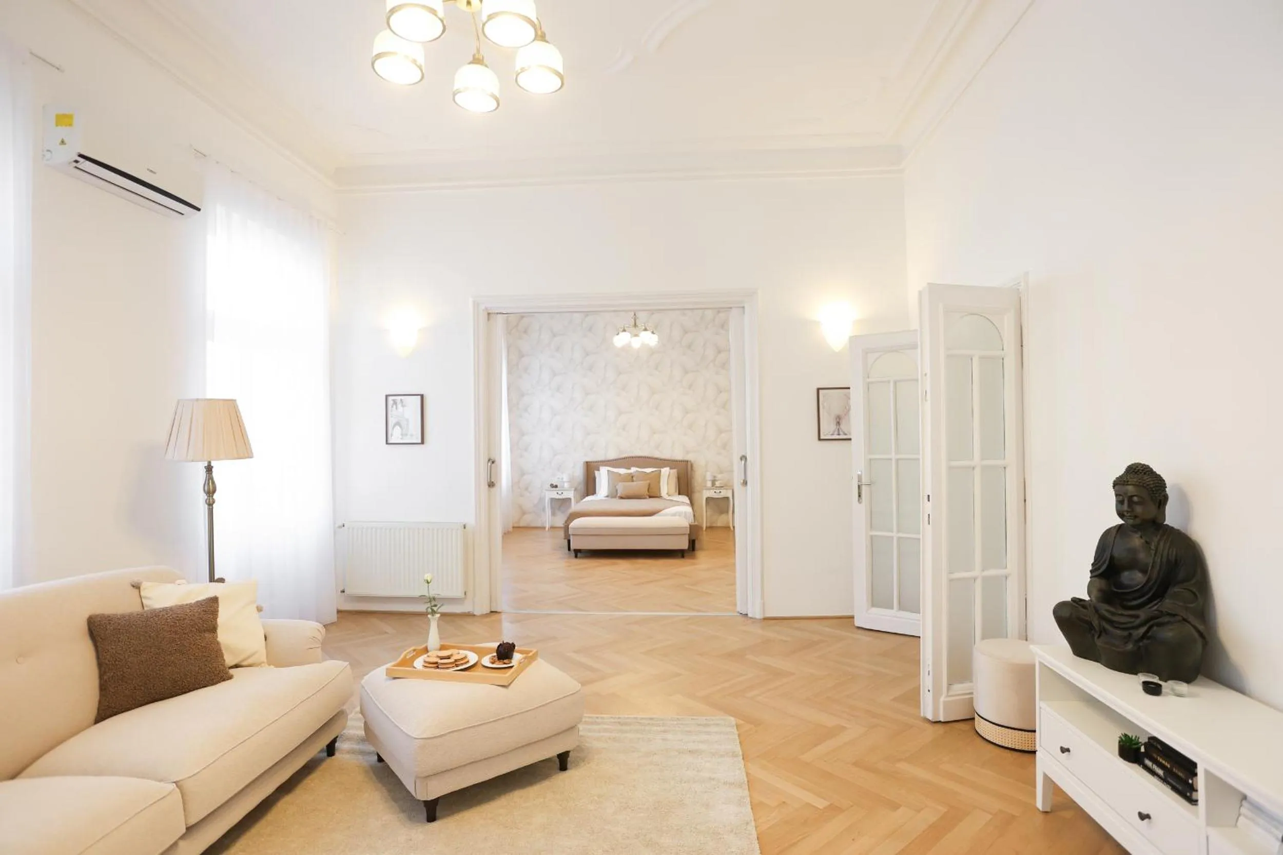 Living room, Bed in Mirage Medic Hotel