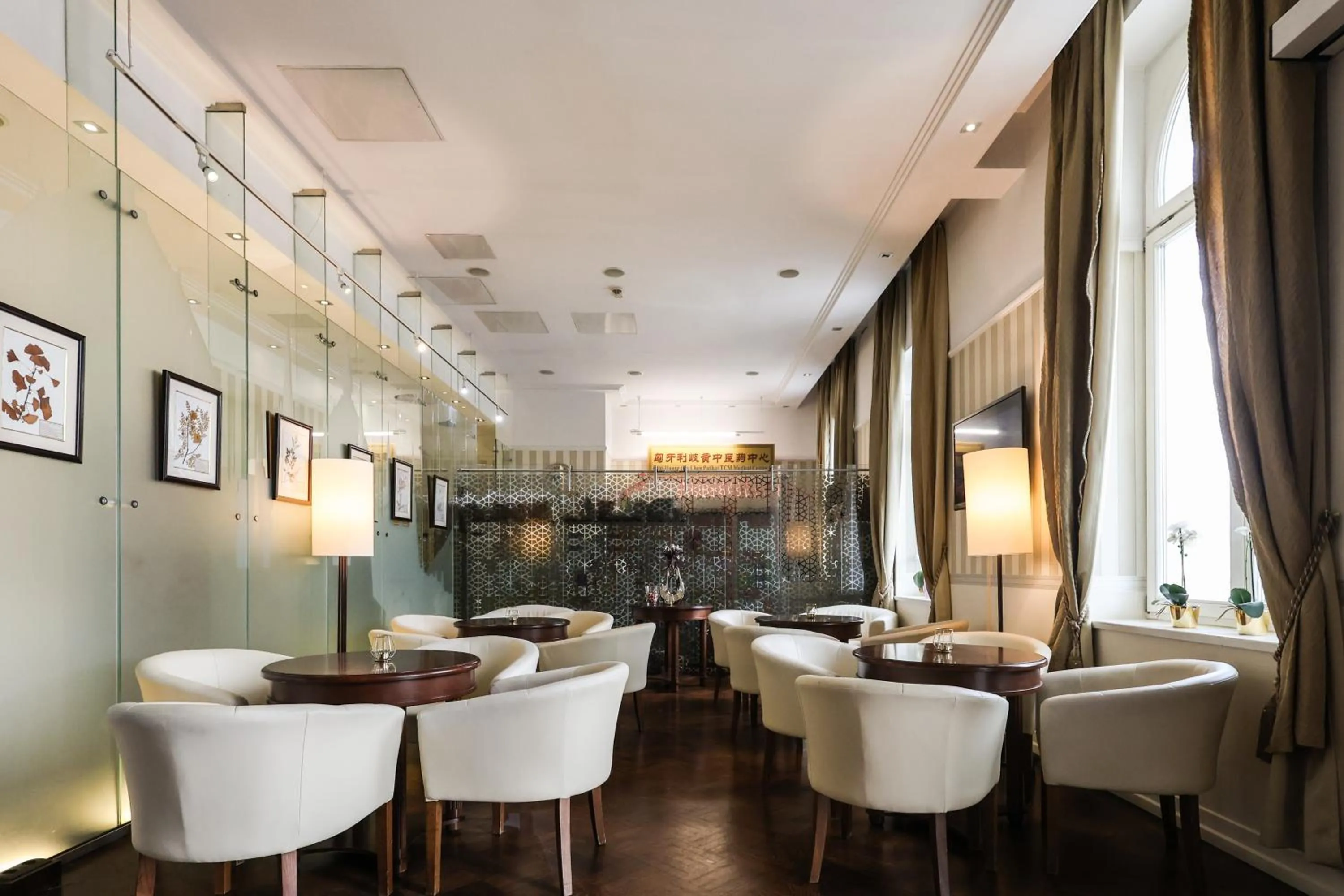 Lobby or reception in Mirage Medic Hotel