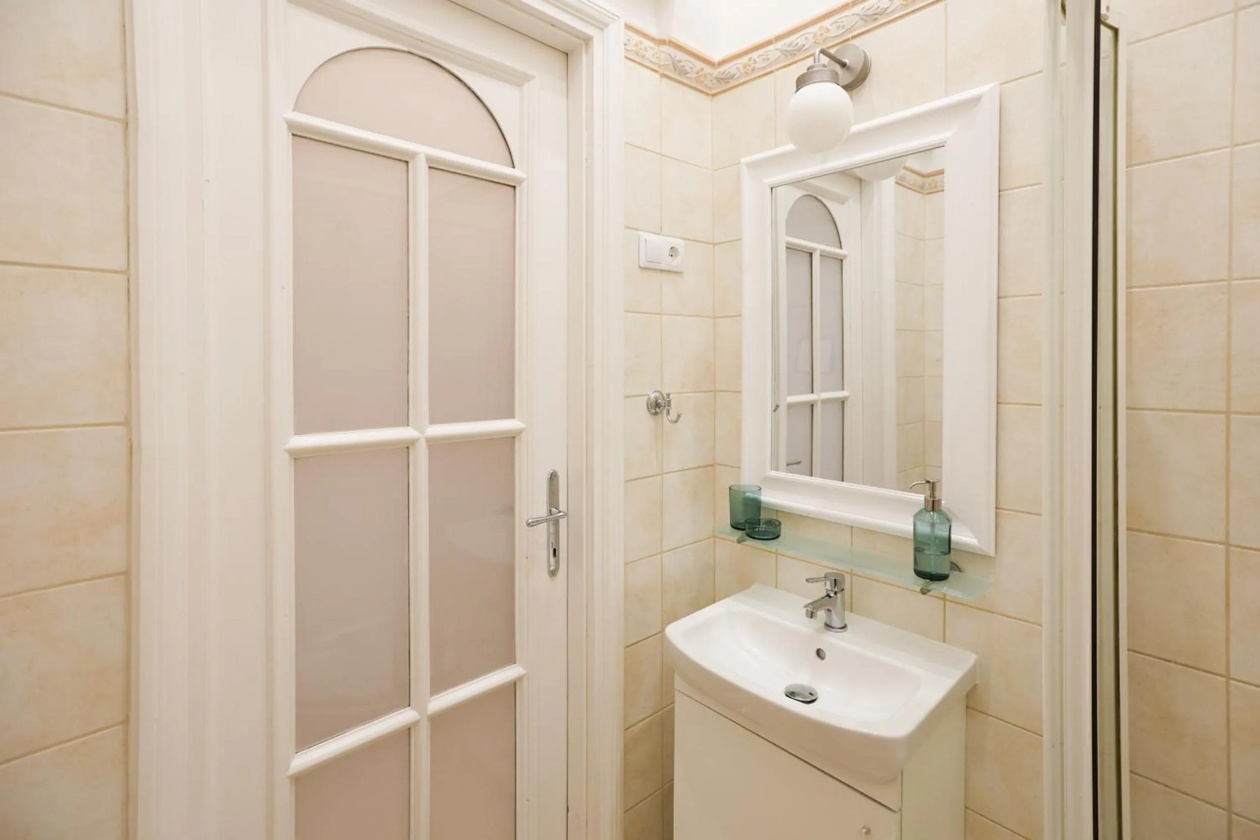 Bathroom in Mirage Medic Hotel