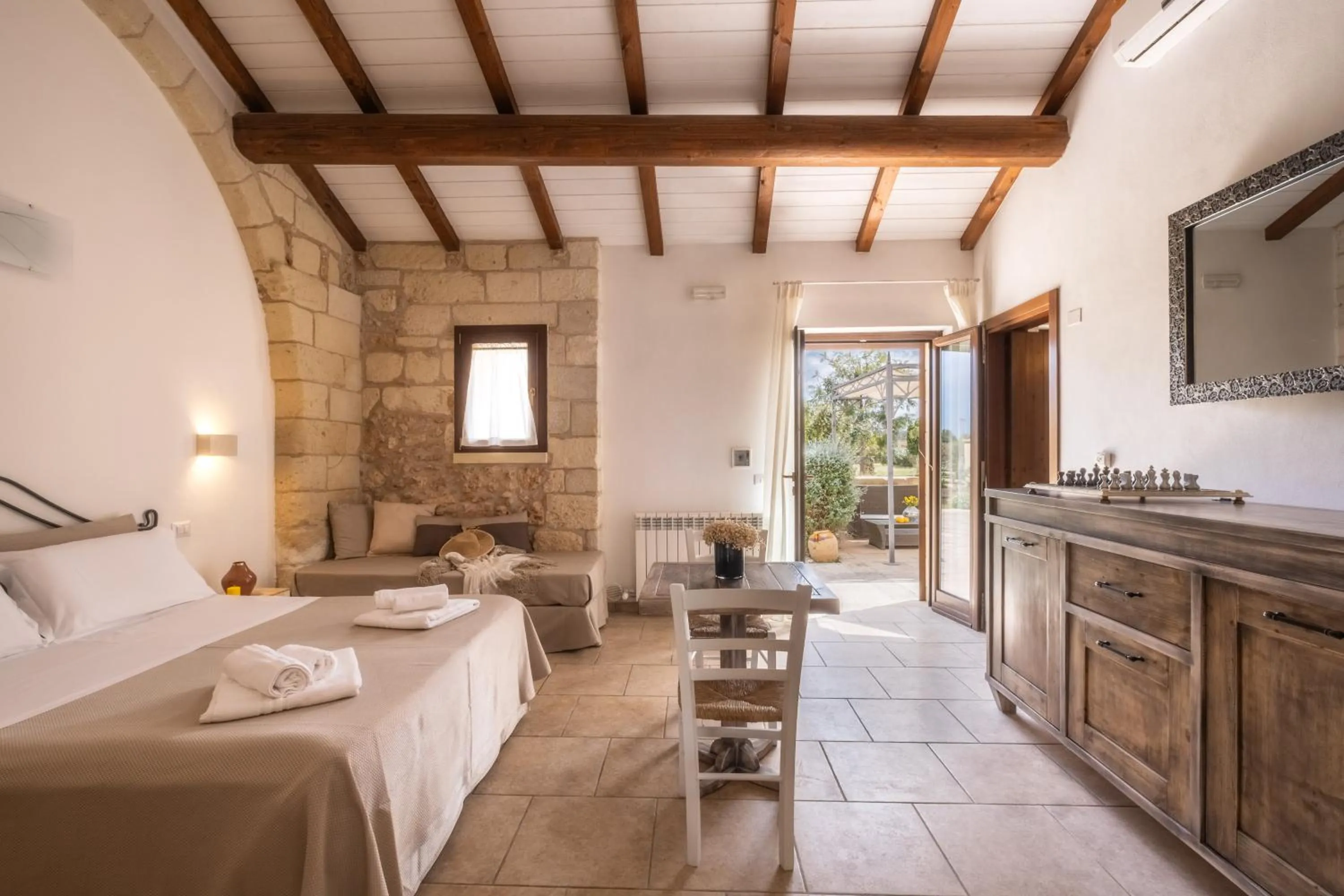 Bed in Agriturismo Alonì Costarella Masseria