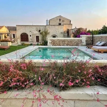 Agriturismo Alonì Costarella Masseria