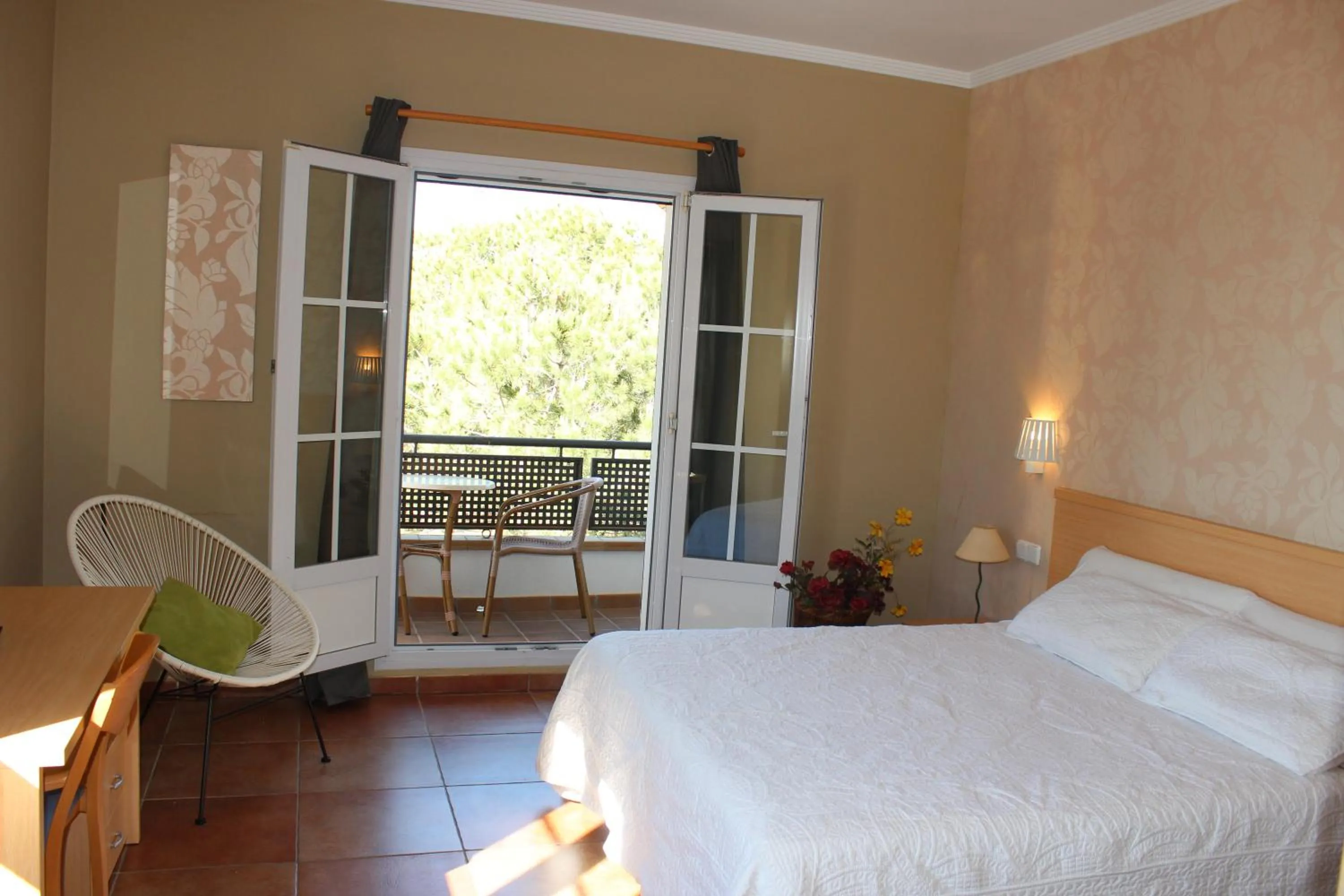 Bedroom, Bed in Hotel Marisma Sancti Petri