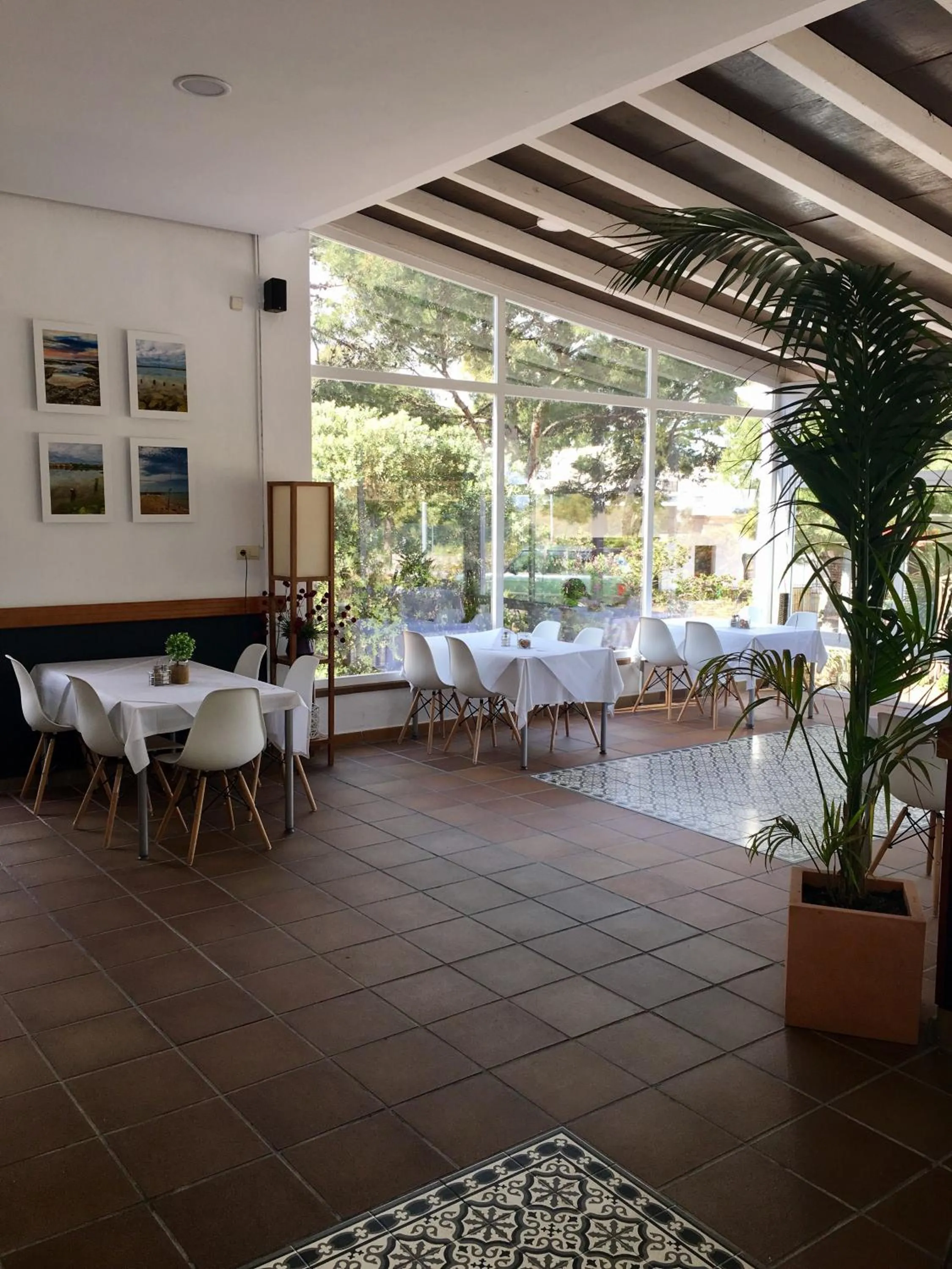 Restaurant/places to eat in Hotel Marisma Sancti Petri