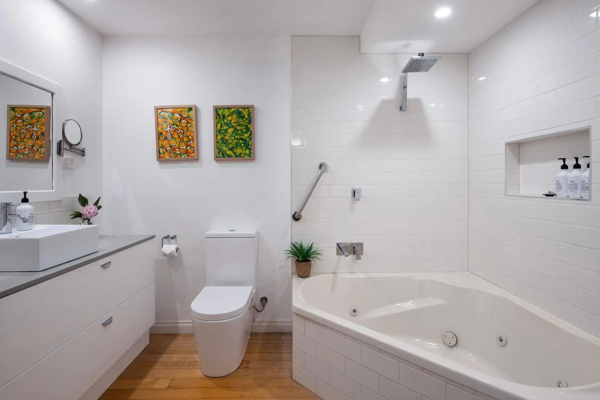 Aggies Way - dog friendly with panoramic views