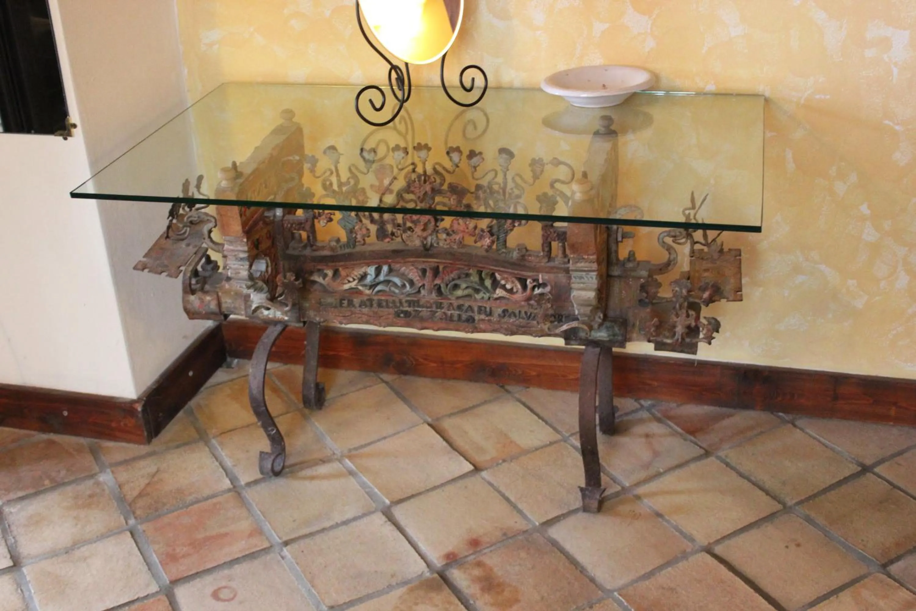 Decorative detail in Villa Almoezia Charming B&B