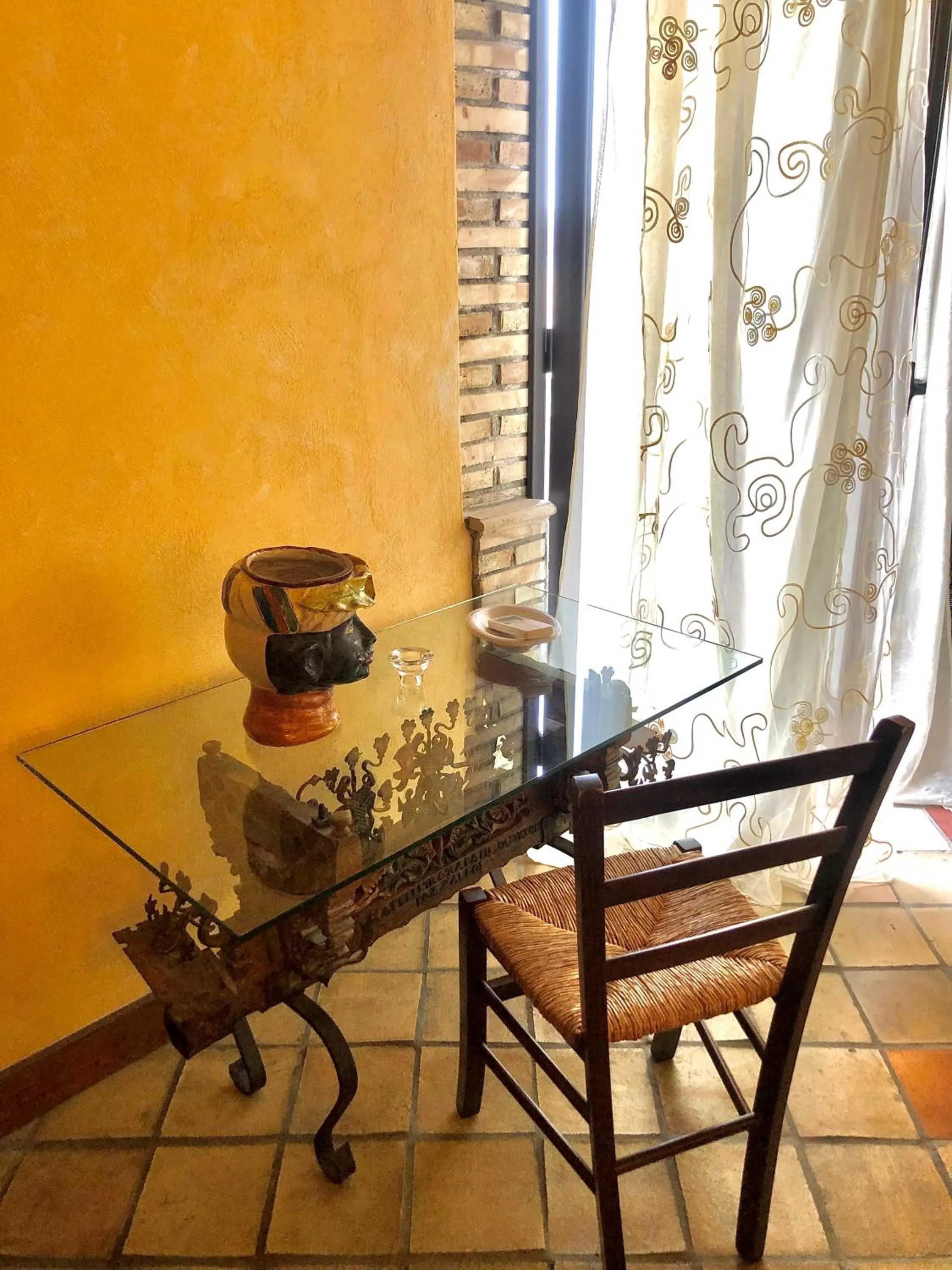 Decorative detail in Villa Almoezia Charming B&B