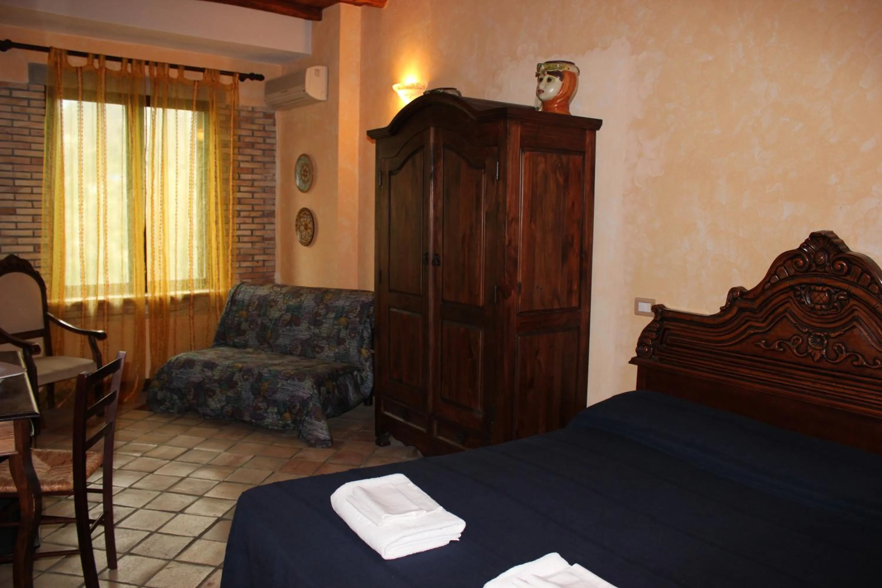 Decorative detail, Bed in Villa Almoezia Charming B&B