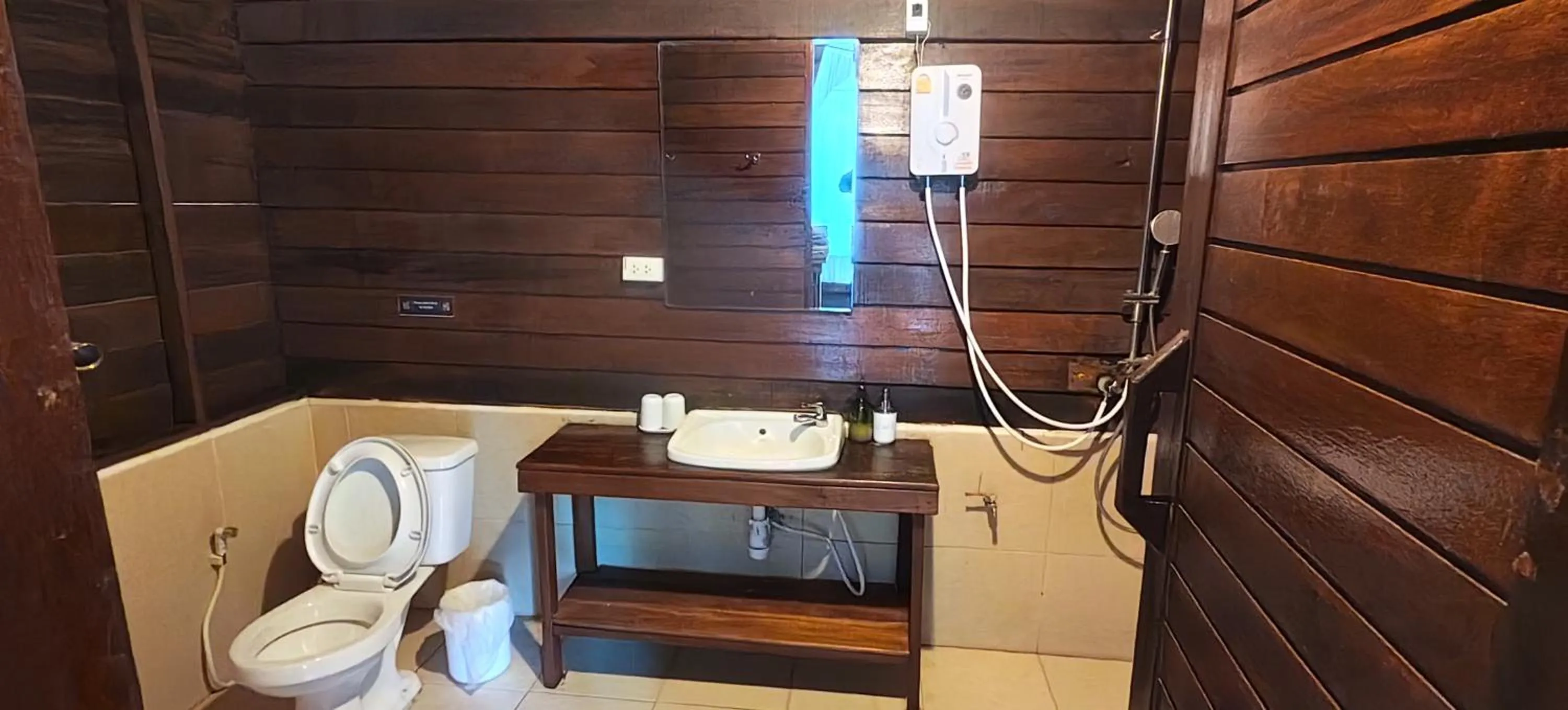 Bathroom in Forra Pattaya Sea View Bungalow