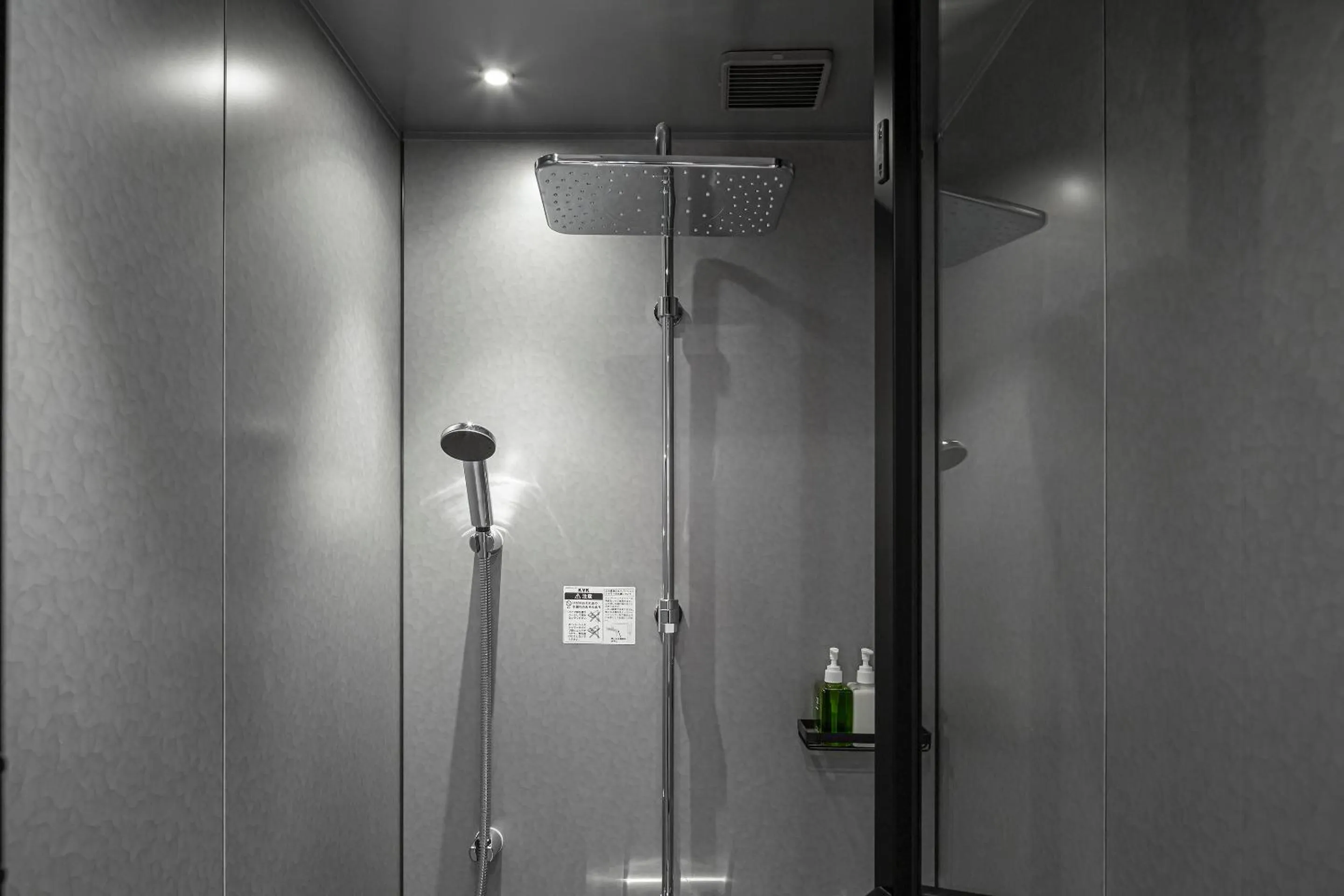 Shower in TSUGU Kyoto Sanjo by THE SHARE HOTELS