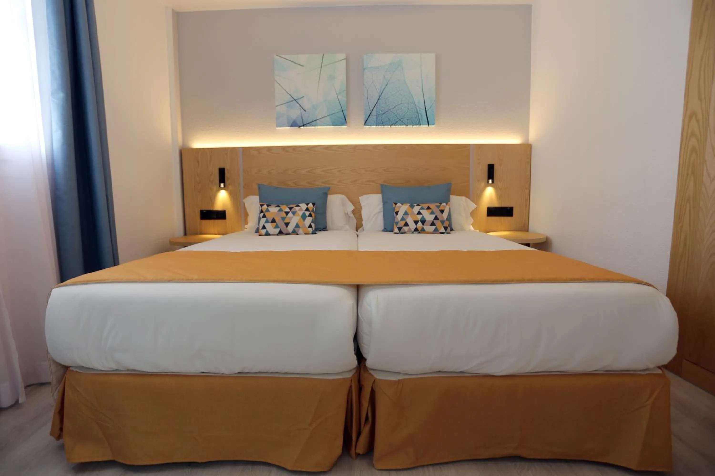 Bed in Hotel-Apartamentos Andorra