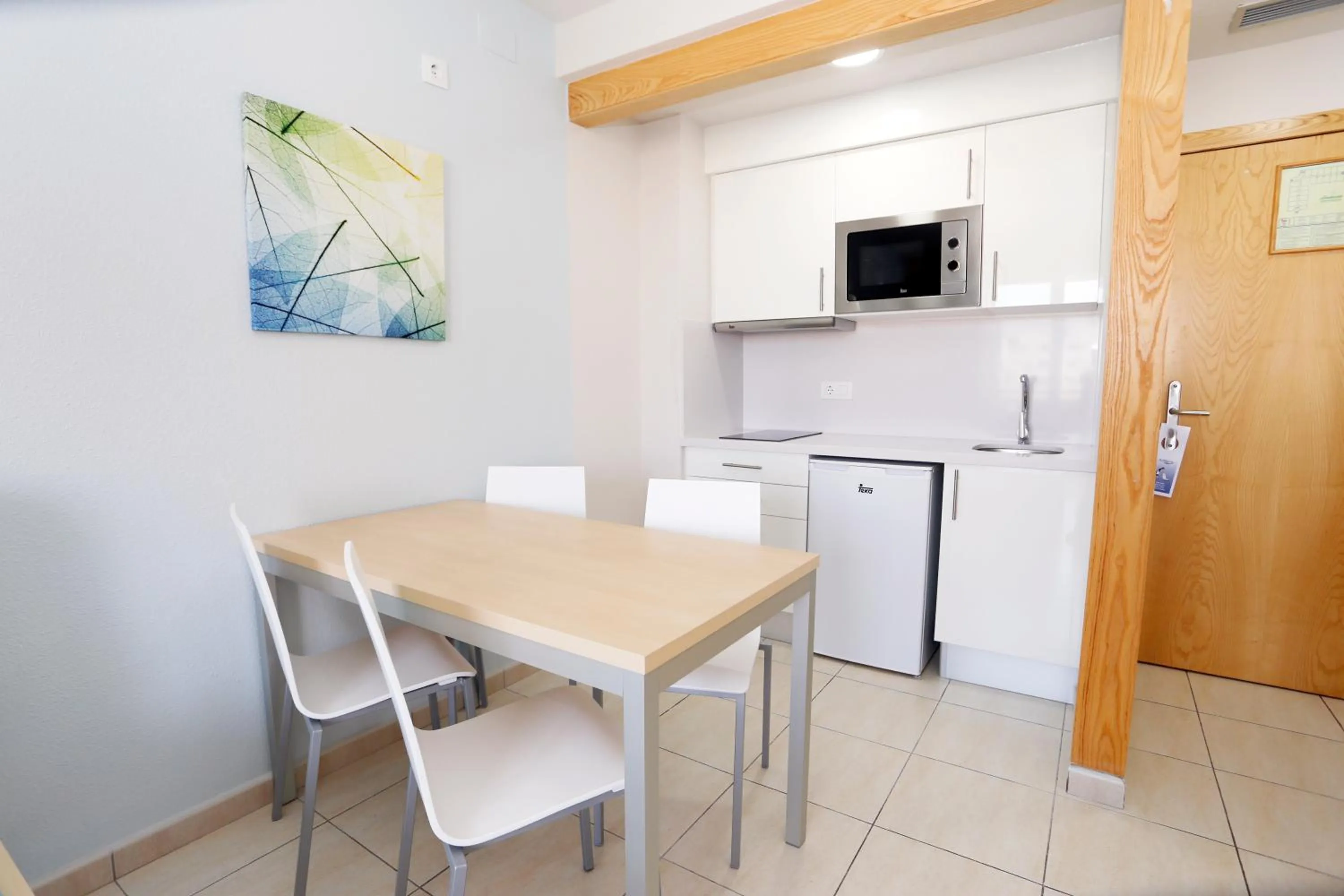 Kitchen or kitchenette in Hotel-Apartamentos Andorra