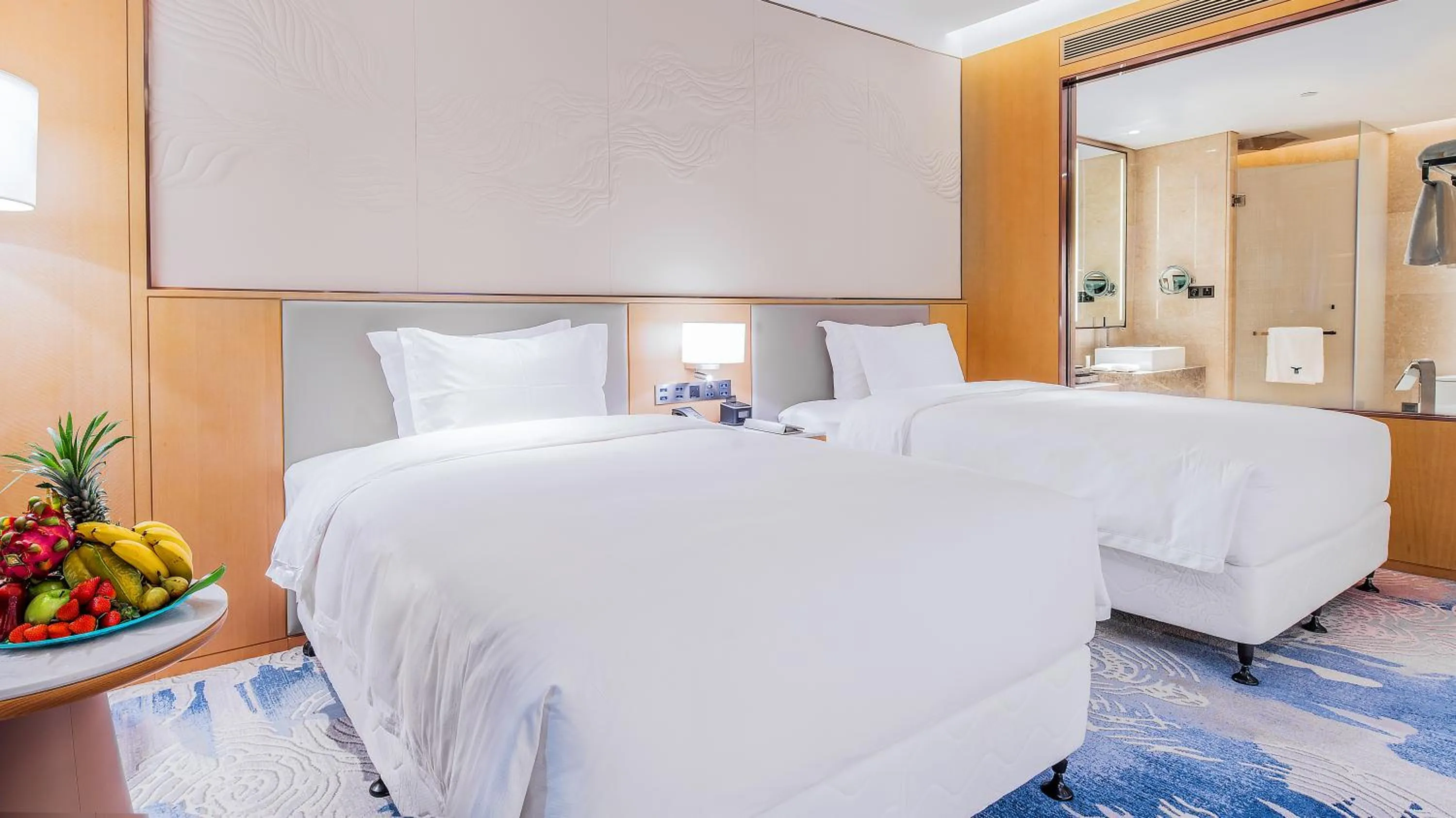 Bed in Wyndham Grand Plaza Royale Yuzhou Xiamen Wuyuan Bay