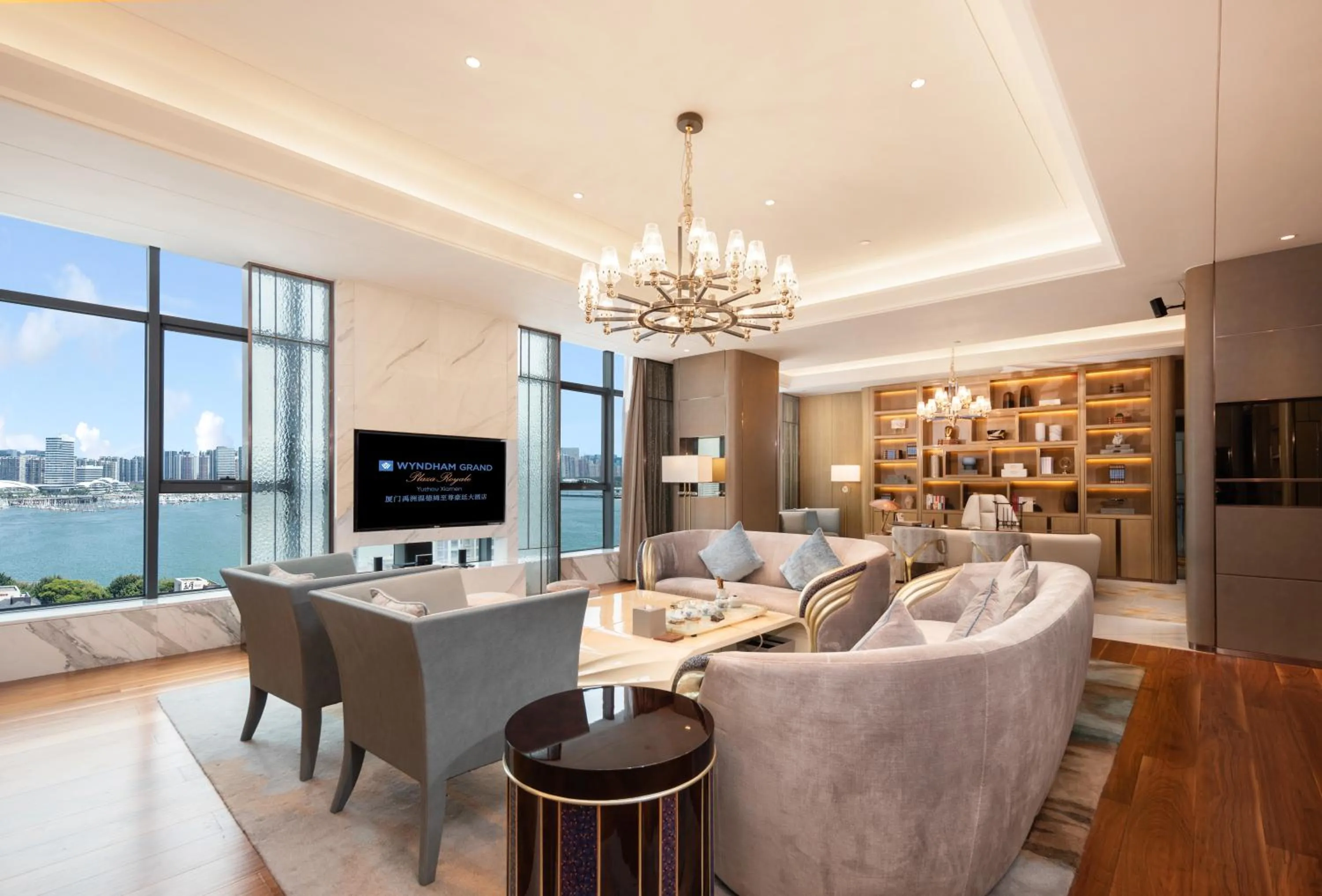 Living room in Wyndham Grand Plaza Royale Yuzhou Xiamen Wuyuan Bay