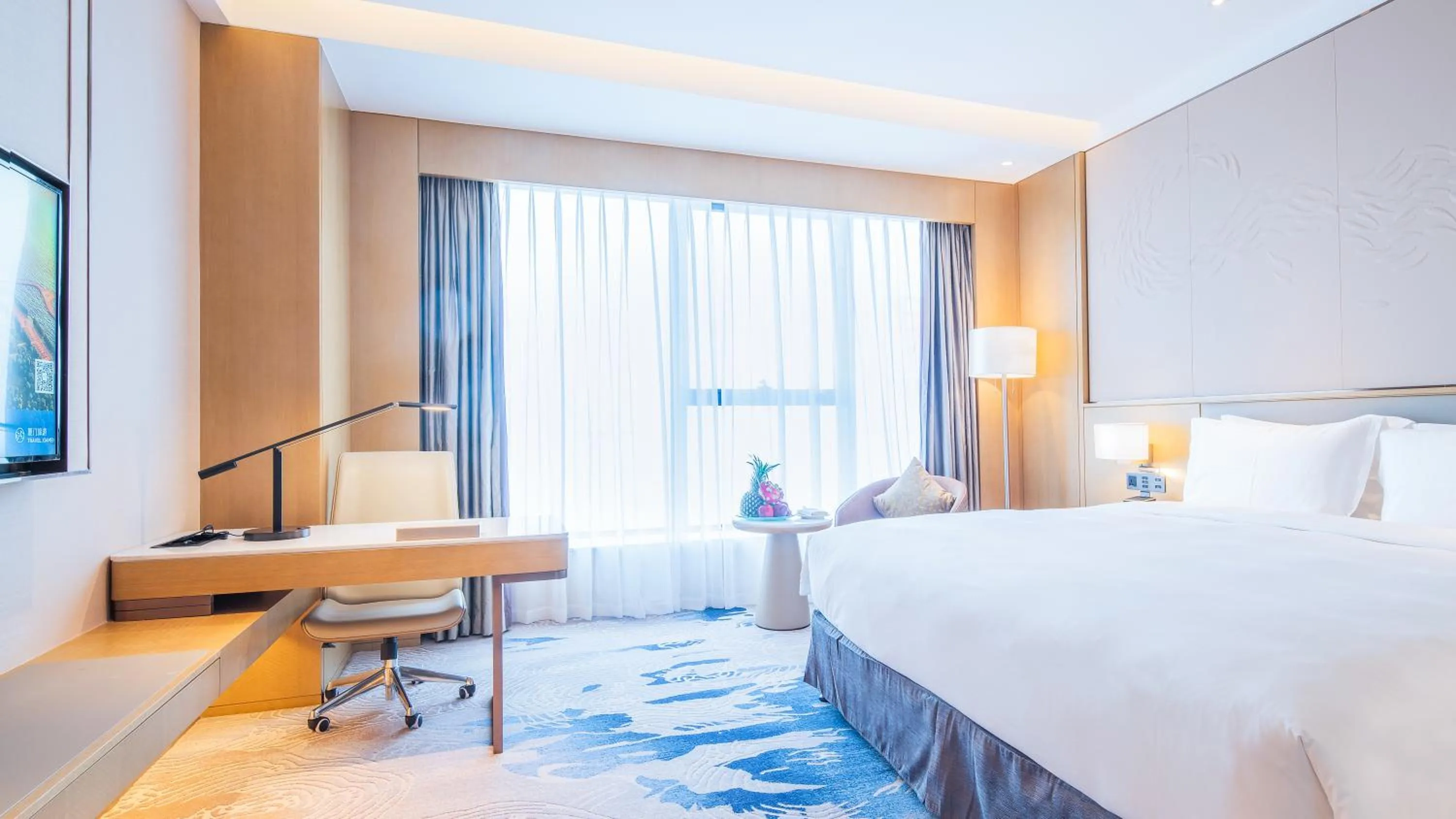 Bed in Wyndham Grand Plaza Royale Yuzhou Xiamen Wuyuan Bay