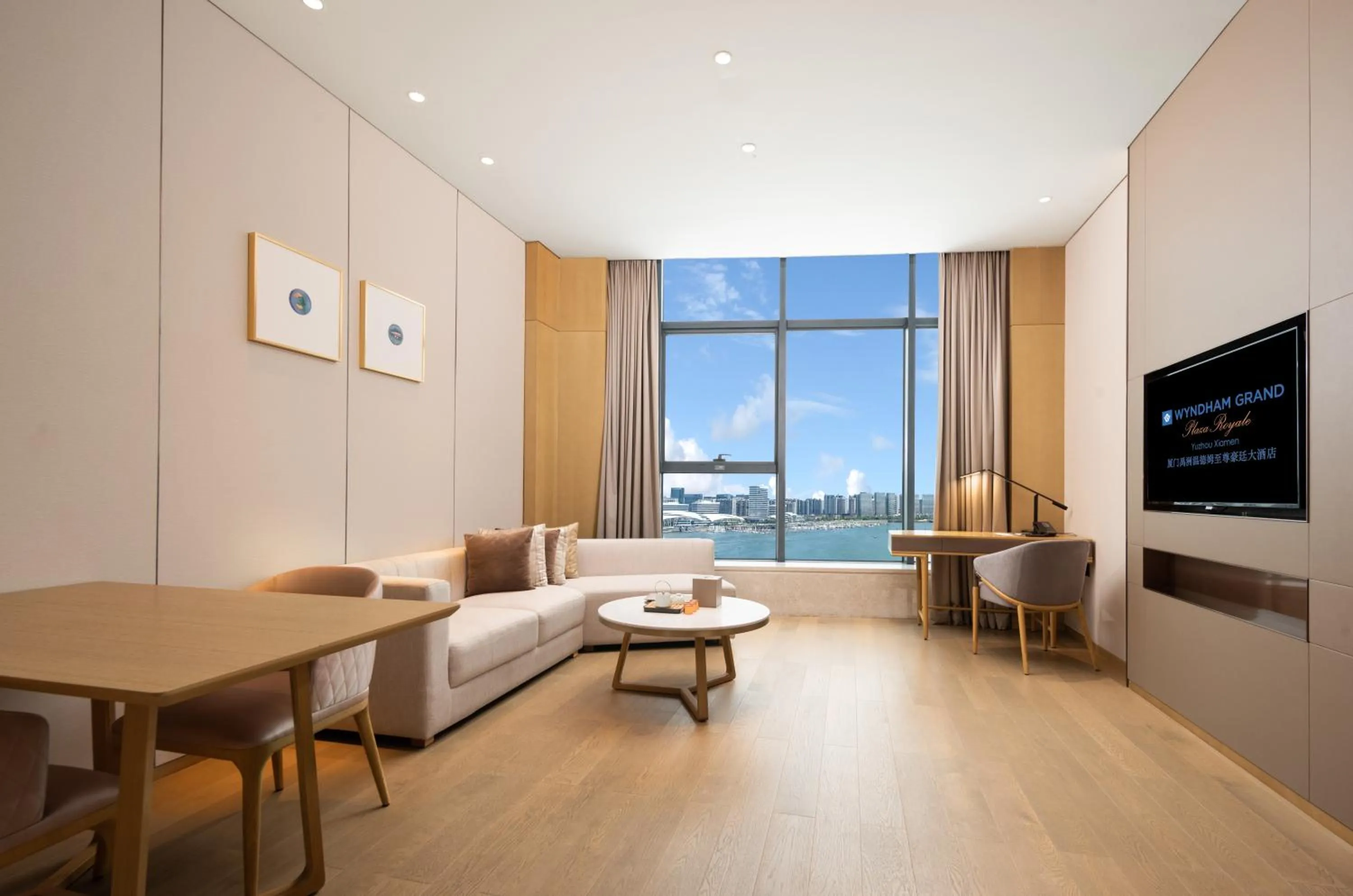 Living room in Wyndham Grand Plaza Royale Yuzhou Xiamen Wuyuan Bay