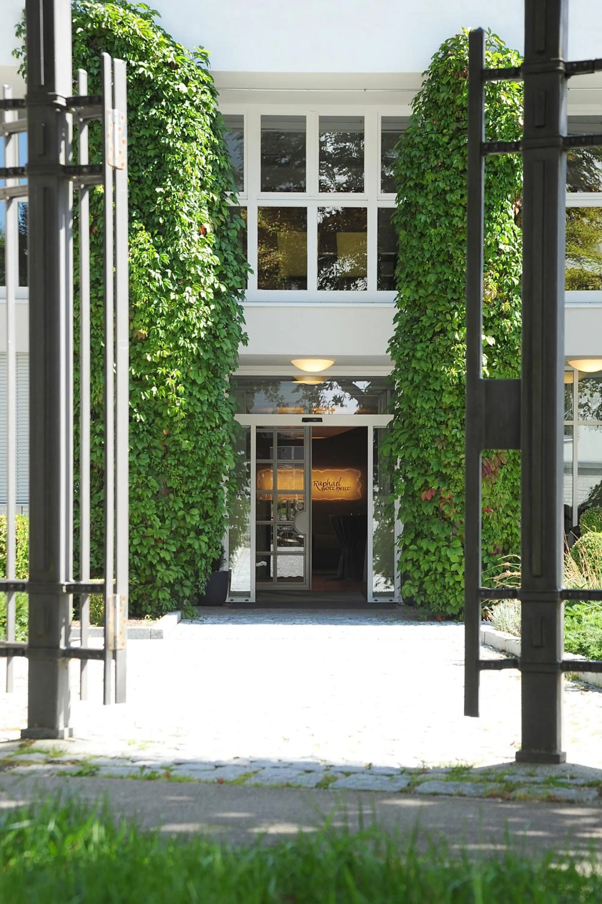 Facade/entrance in Hotel Raphael im Allgäu