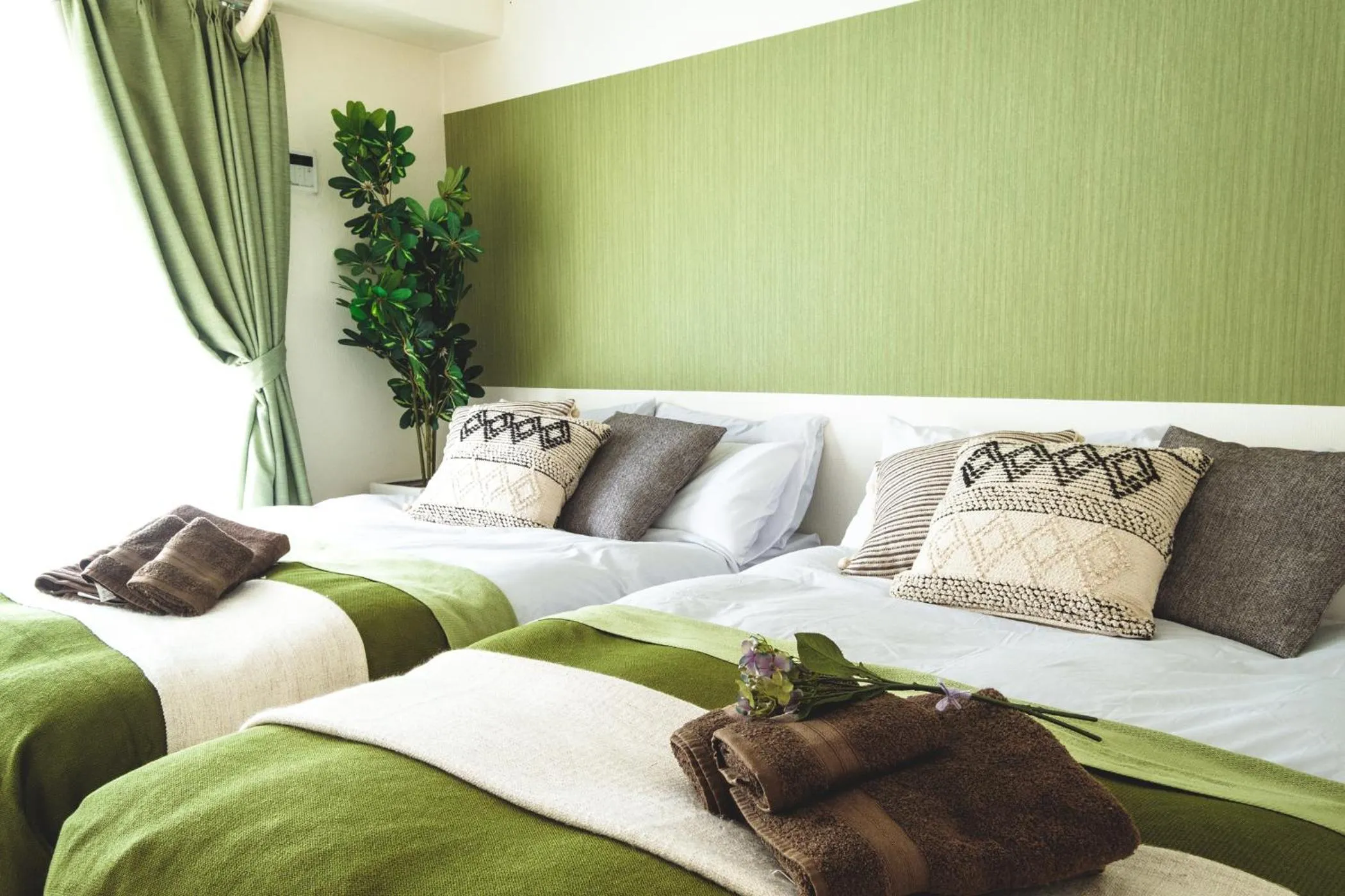 Bed in Rose Heights -vacation rental-