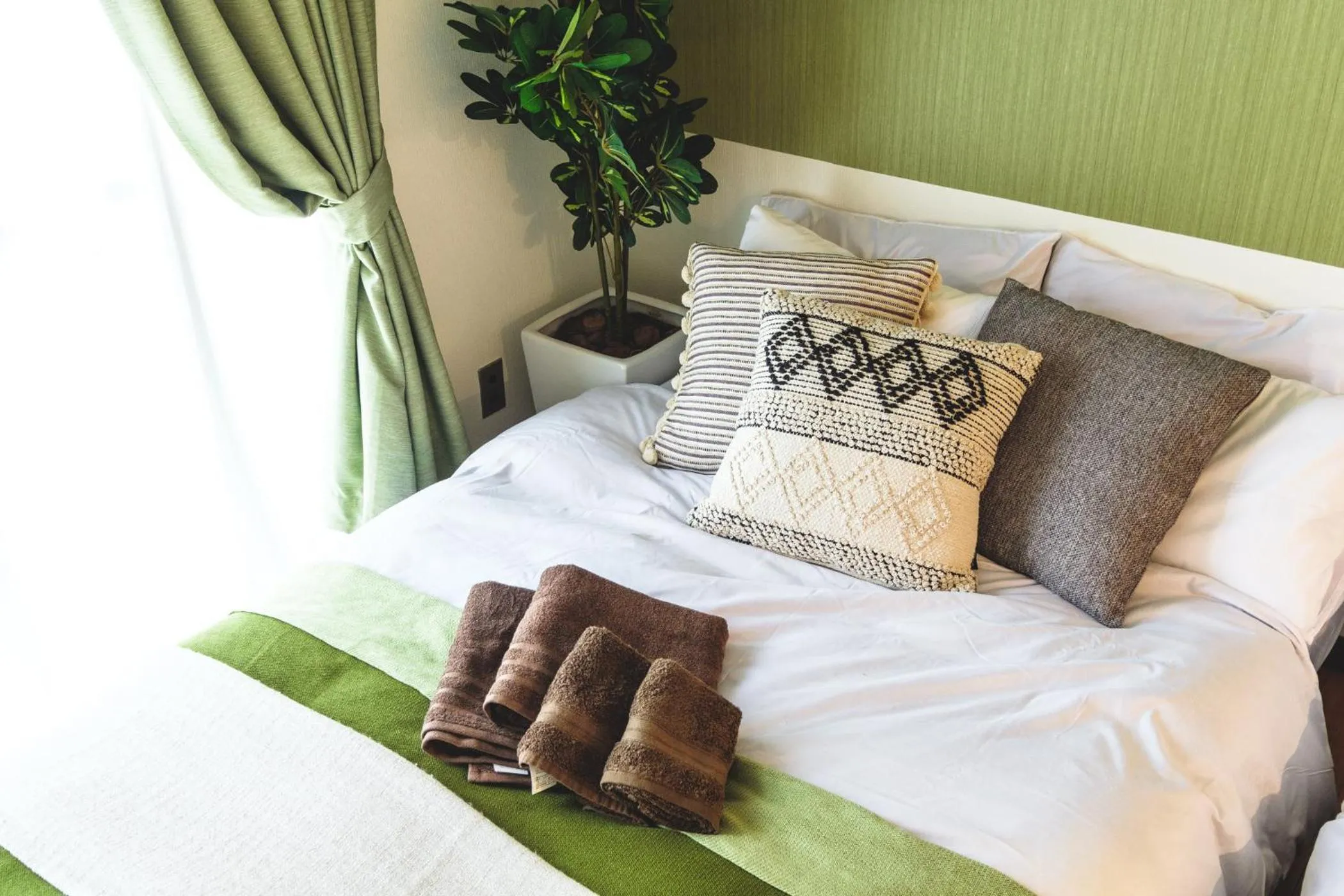 Bed in Rose Heights -vacation rental-