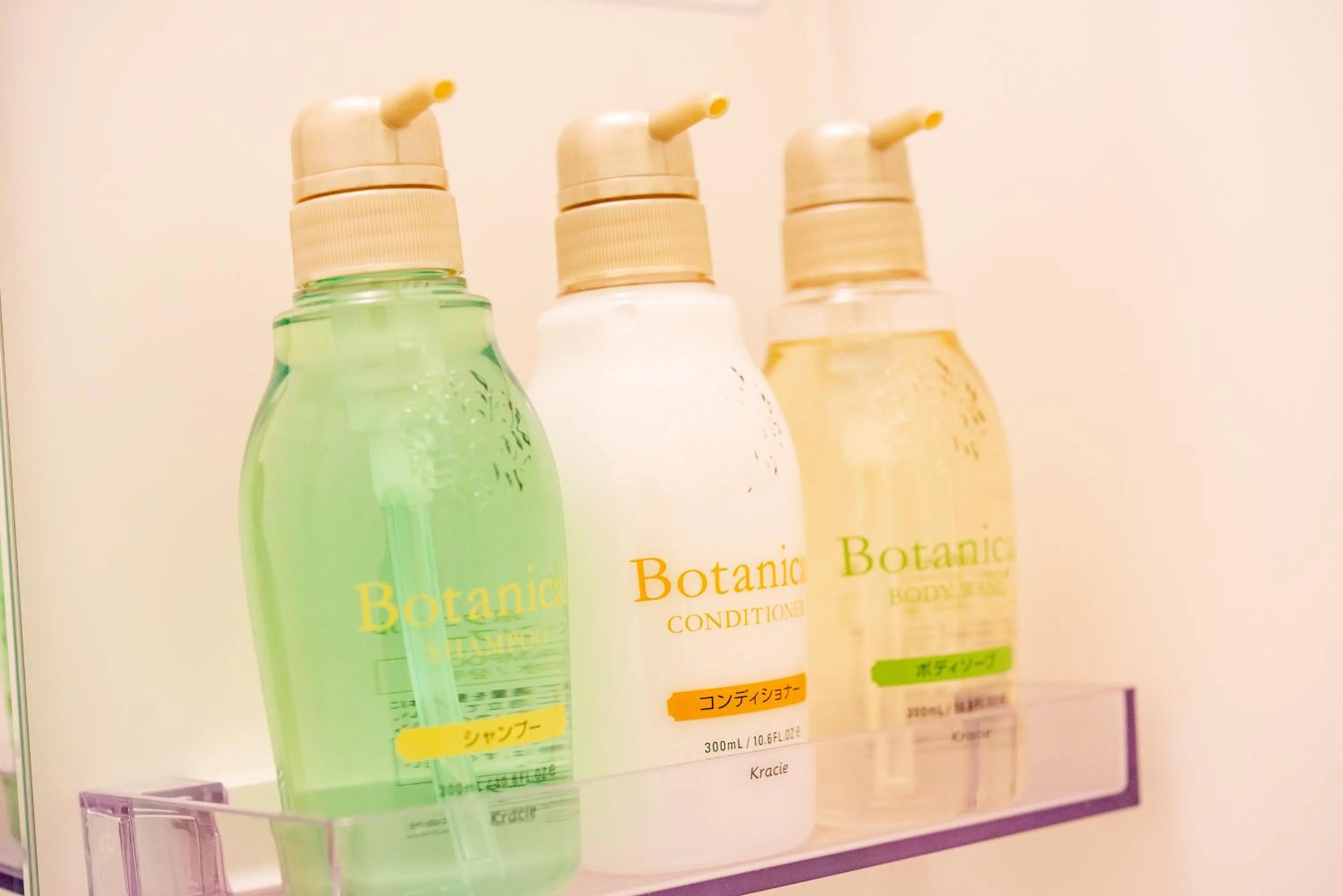 Bathroom in plat hostel keikyu asakusa karin