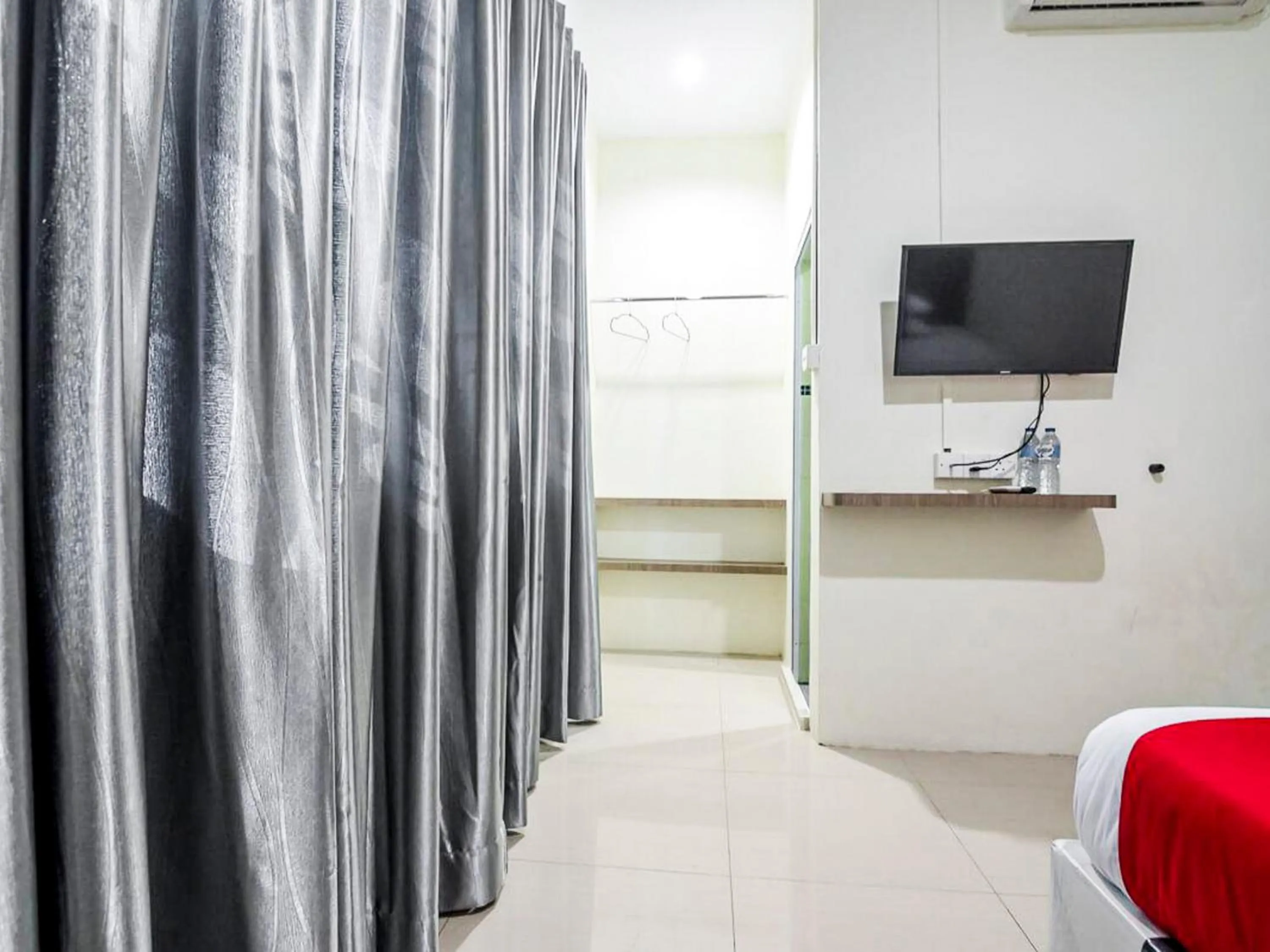 Bedroom in RedDoorz @ Baloi Batam