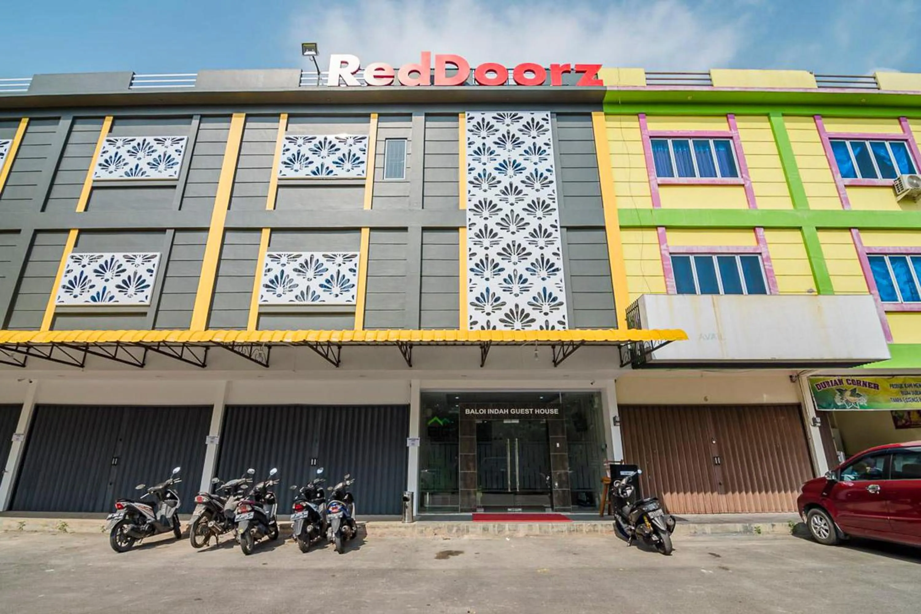 Facade/entrance in RedDoorz @ Baloi Batam