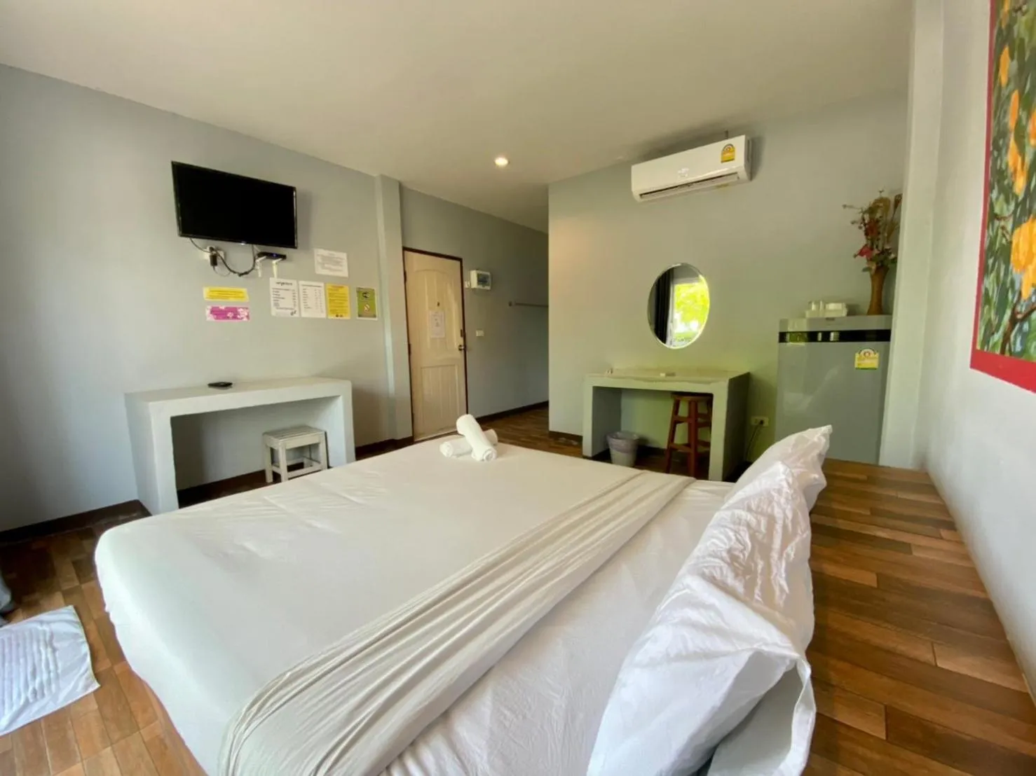 Bed in Baan Ruay Suk Resort, Lopburi