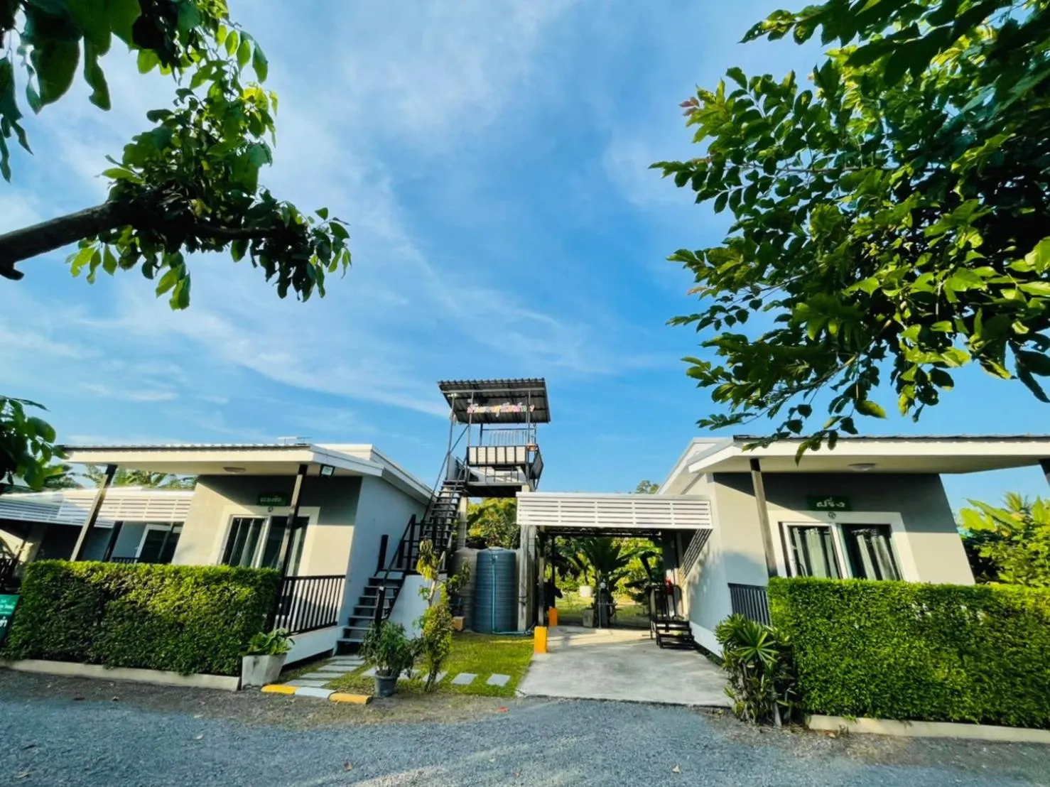 Property building in Baan Ruay Suk Resort, Lopburi