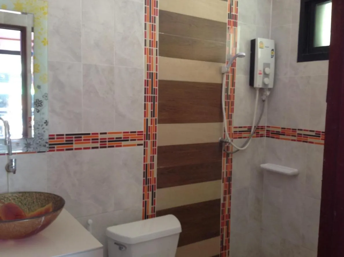 Shower in Baan Mulan