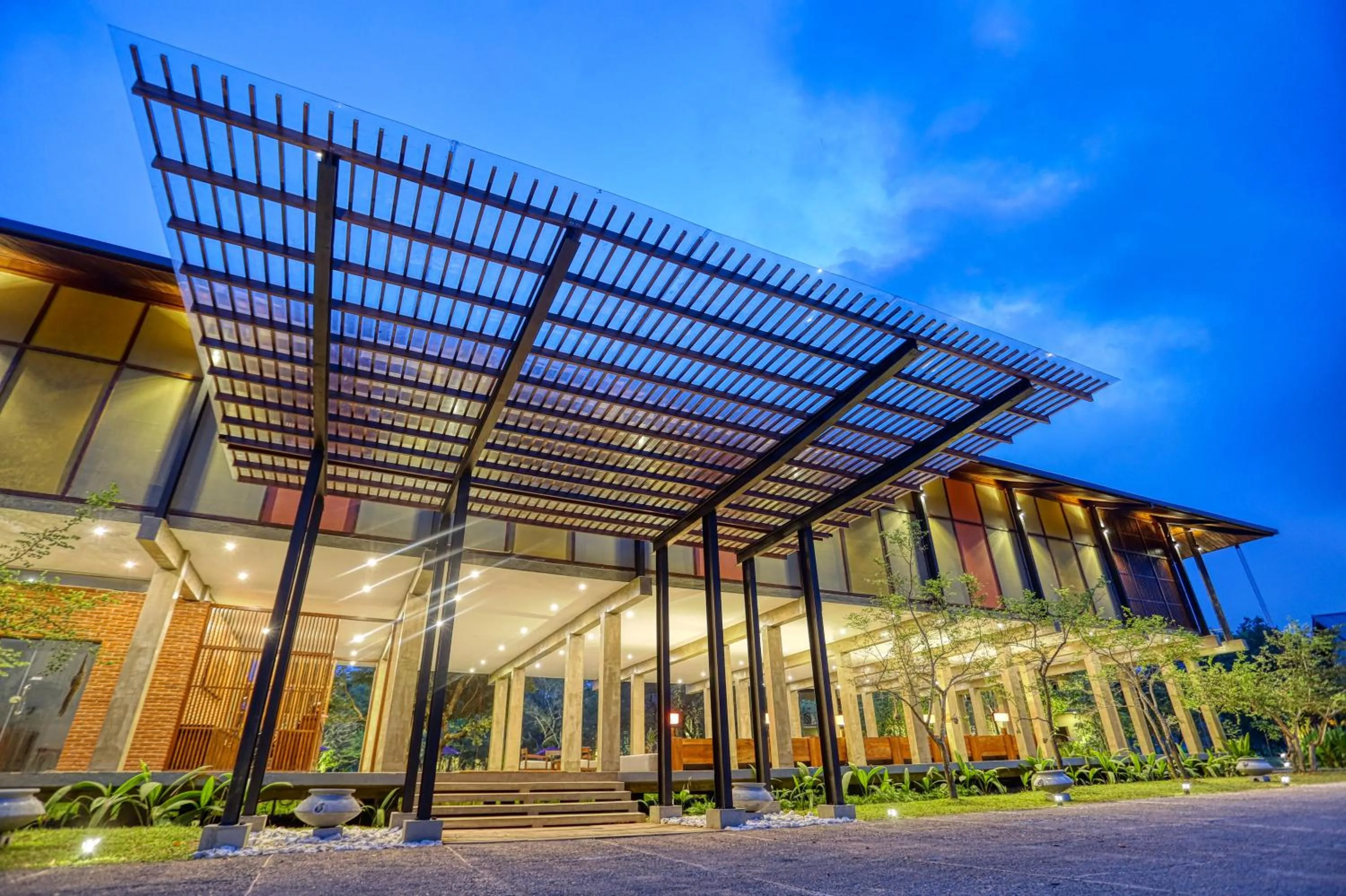 Tropical Life Resort and Spa